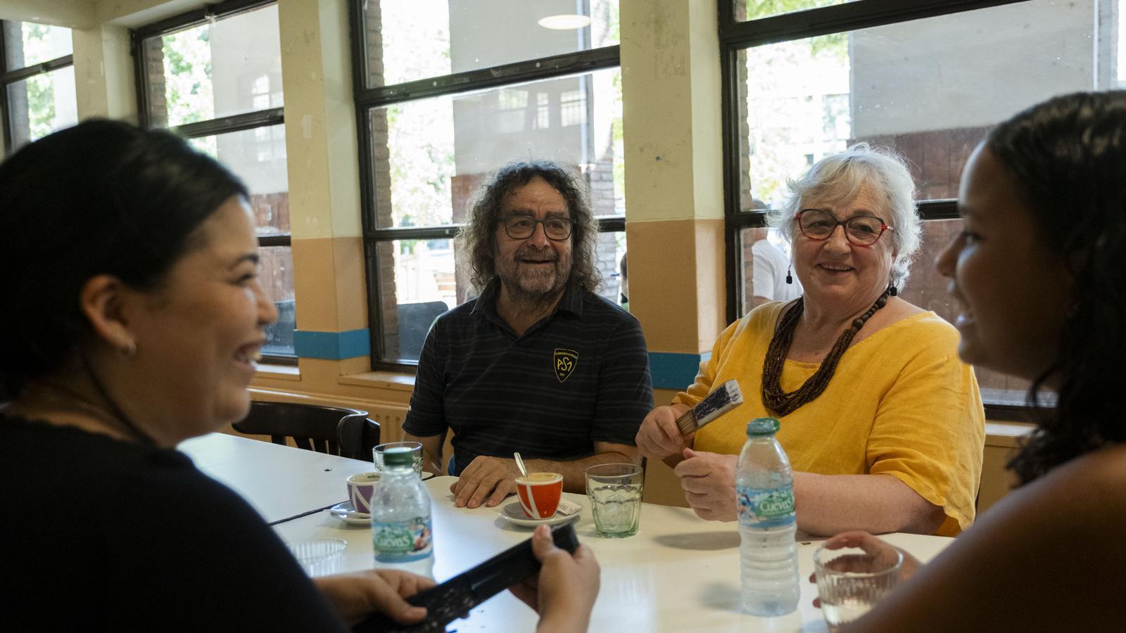 El Carles y la Dolors, con la Clarisney y la Valeria.