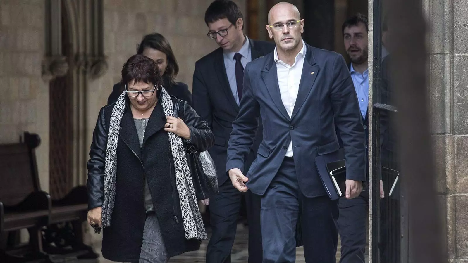 Raül Romeva, conseller d’Afers Exteriors, amb Dolors Bassa, Meritxell Serret, Carles Mundó i Toni Comín, companys de govern.