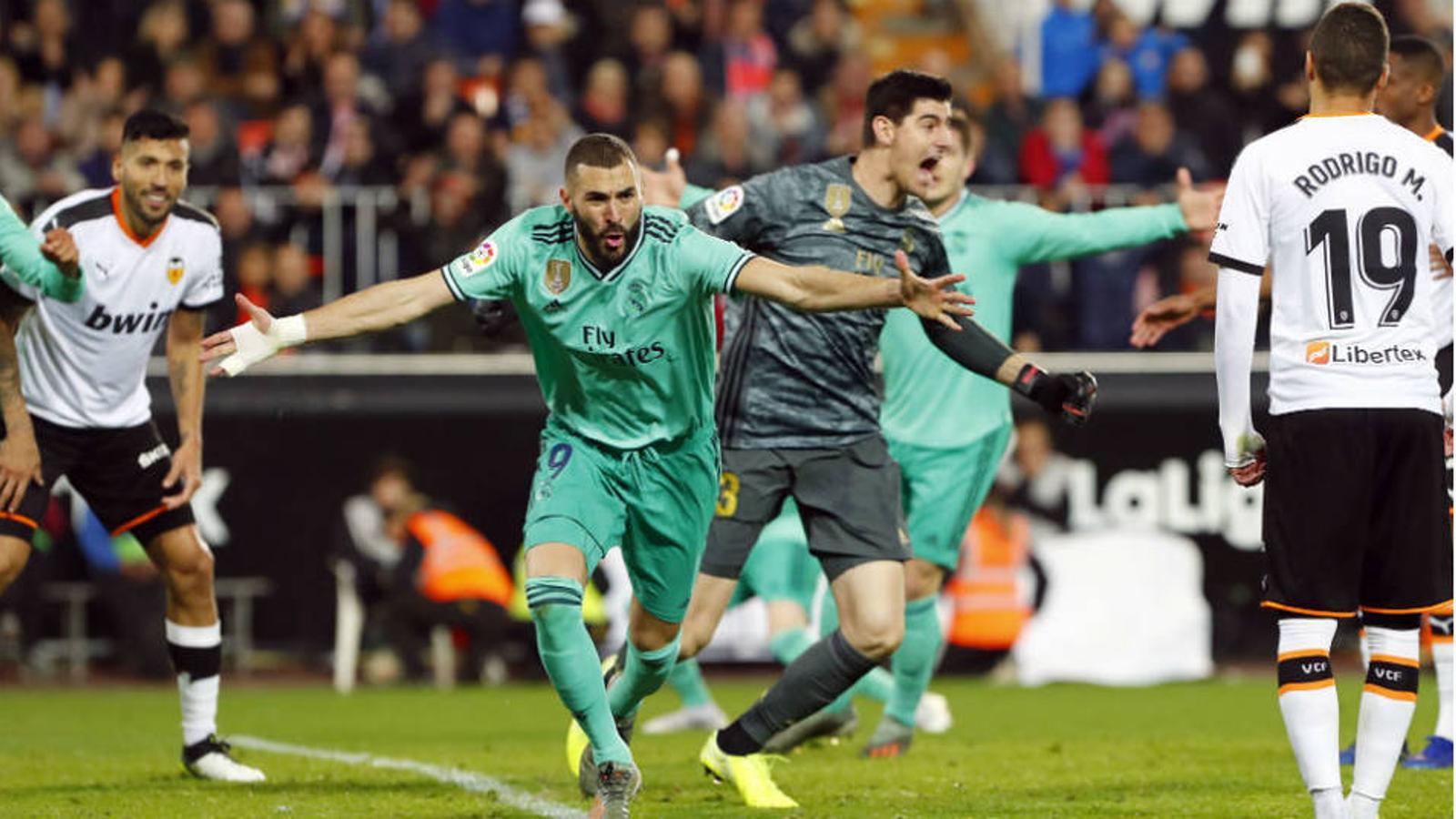 Benzema celebra el gol de l'empat davant el València (1-1) a la primera volta / EFE