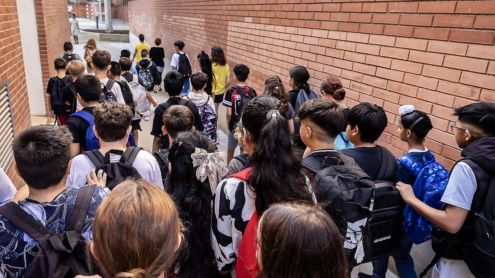 Estudiantes de secundaria del Institut Escola Arts, de Barcelona. PERE VIRGILI