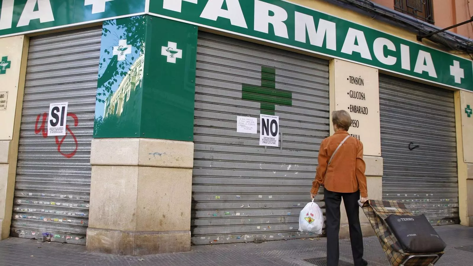 El govern valencià reconeix que no pot pagar les farmàcies