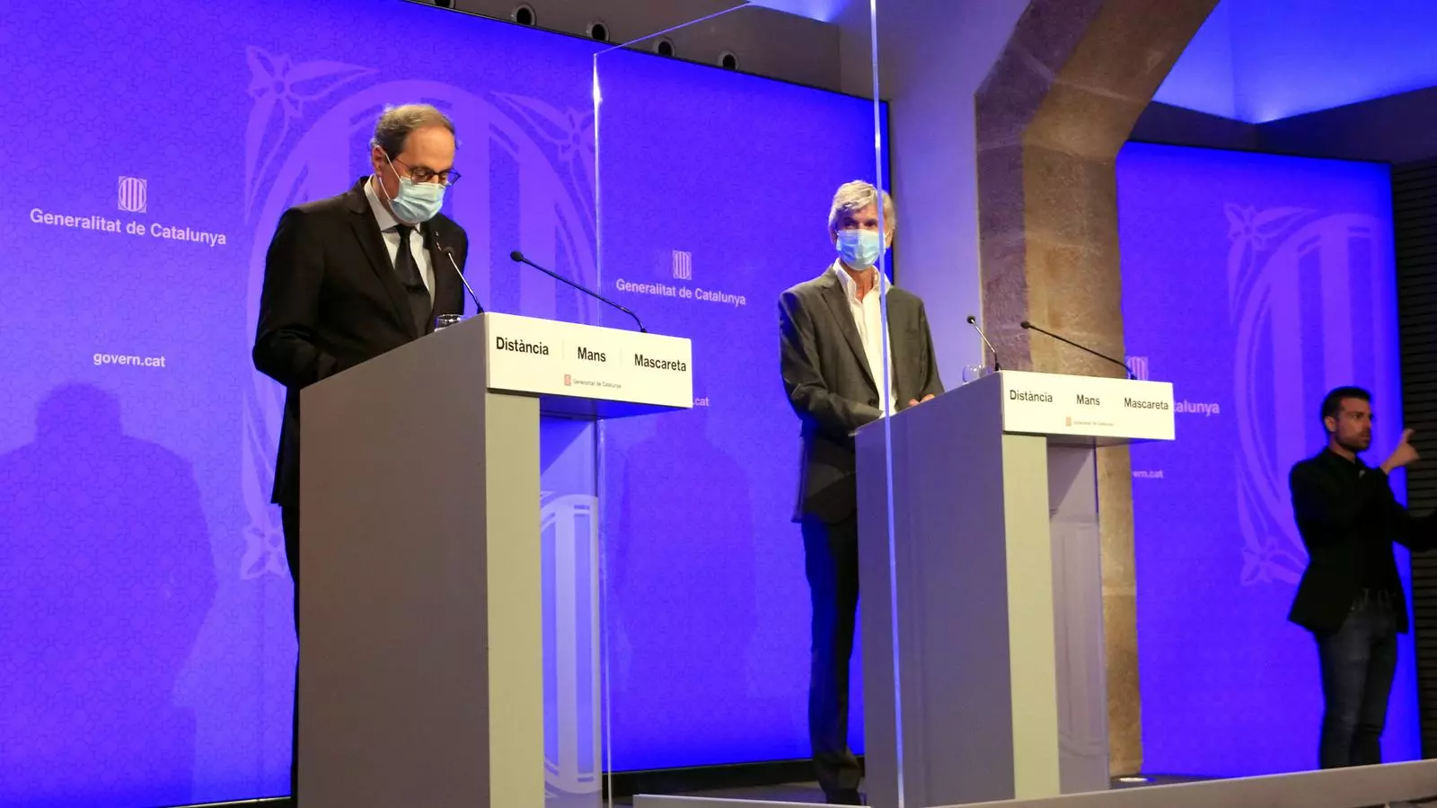 El president de la Generalitat, Quim Torra, i el secretari de Salut Pública, Josep Maria Argimon, en roda de premsa aquest dilluns, 27 de juliol del 2020
