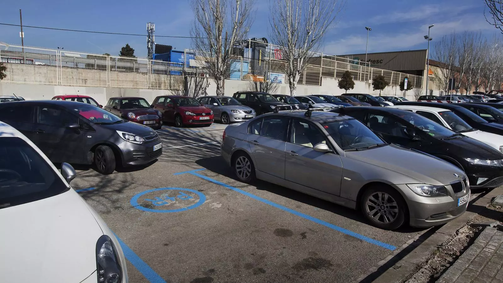01. El Park & Ride de Sant Joan Despí. 02. Màquina validadora de Park & Ride.