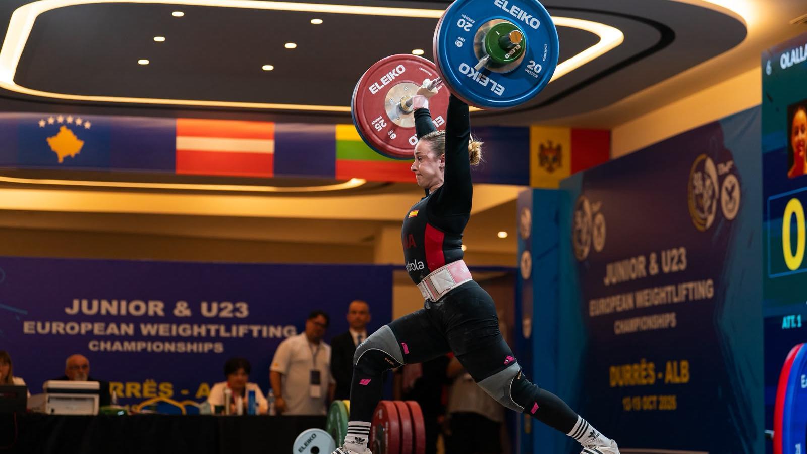 The Catalan María Olalla during a European weightlifting championship