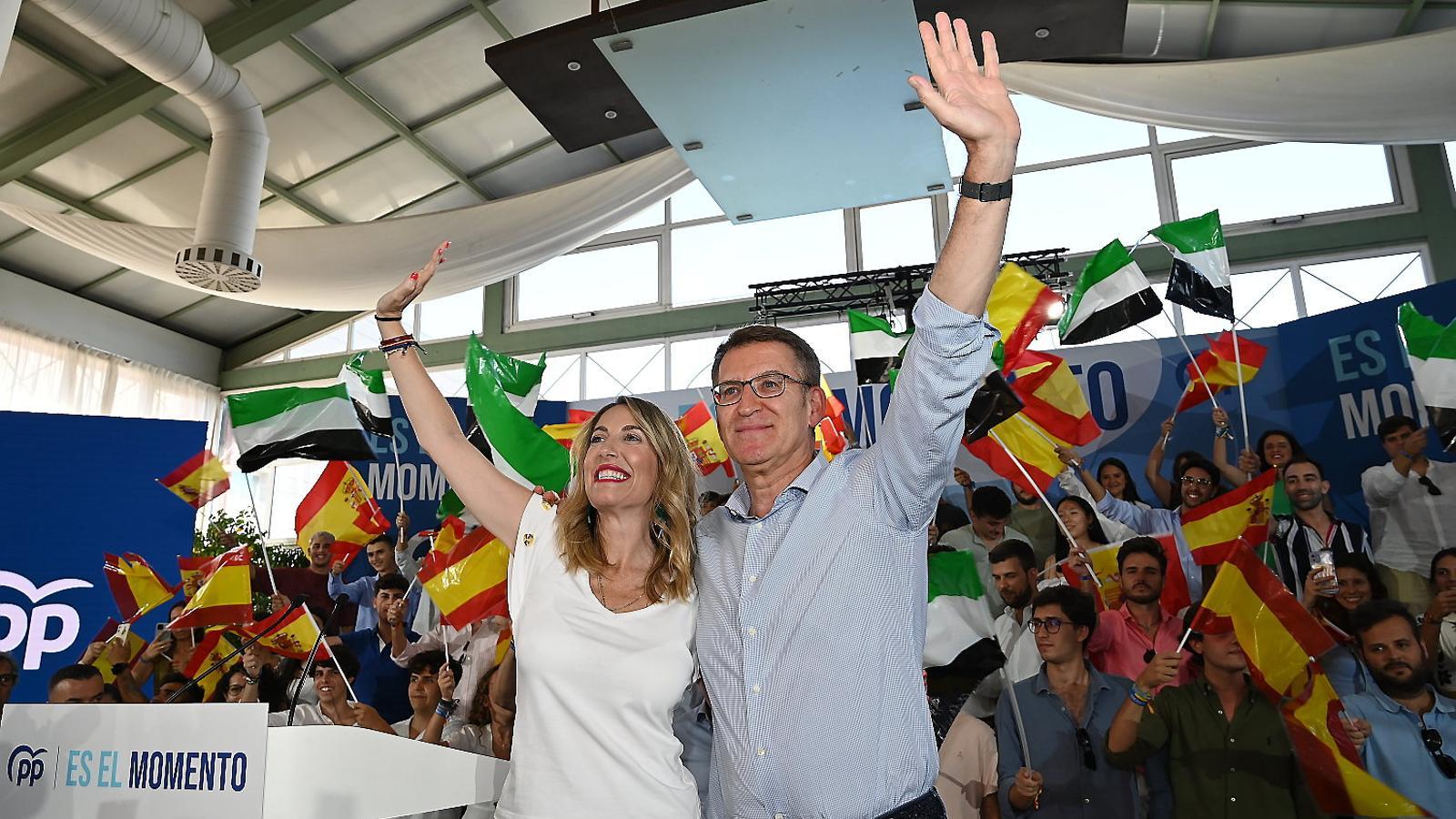Alberto Núñez Feijóo and María Guardiola yesterday at the event in Extremadura.