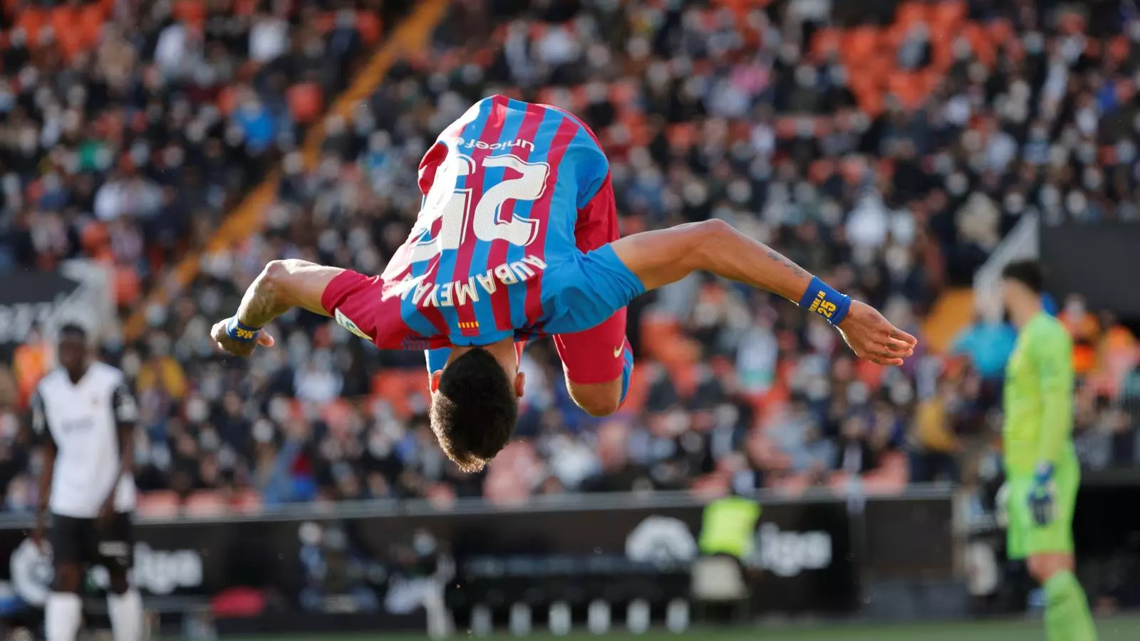 Aubameyang celebrant el seu primer gol