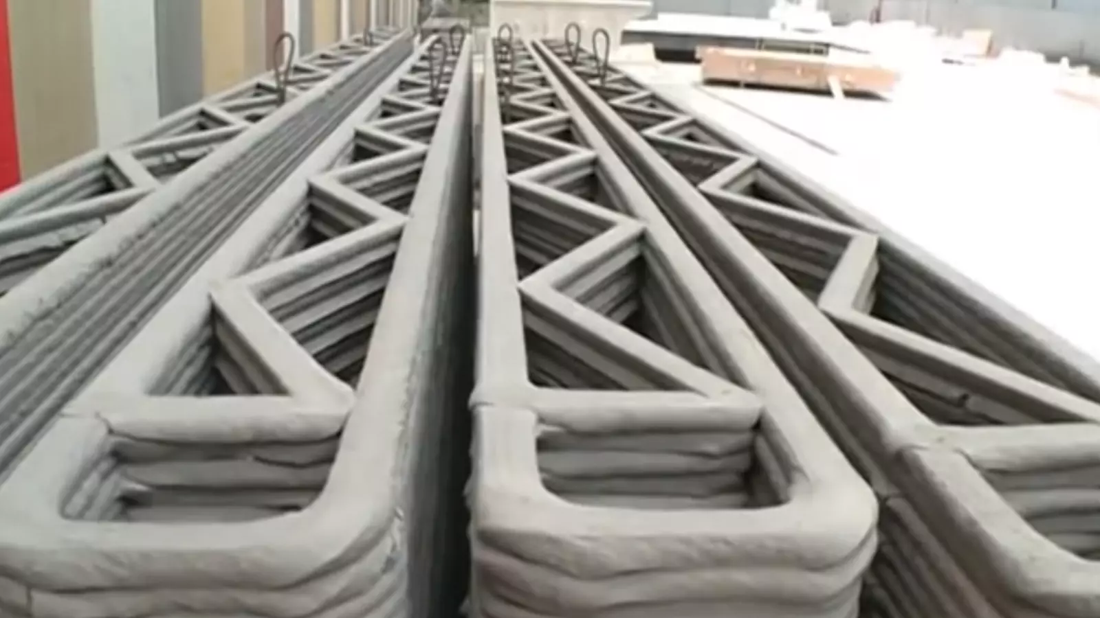 Demostració de com es construeix una casa amb una impressora 3D a la Xina