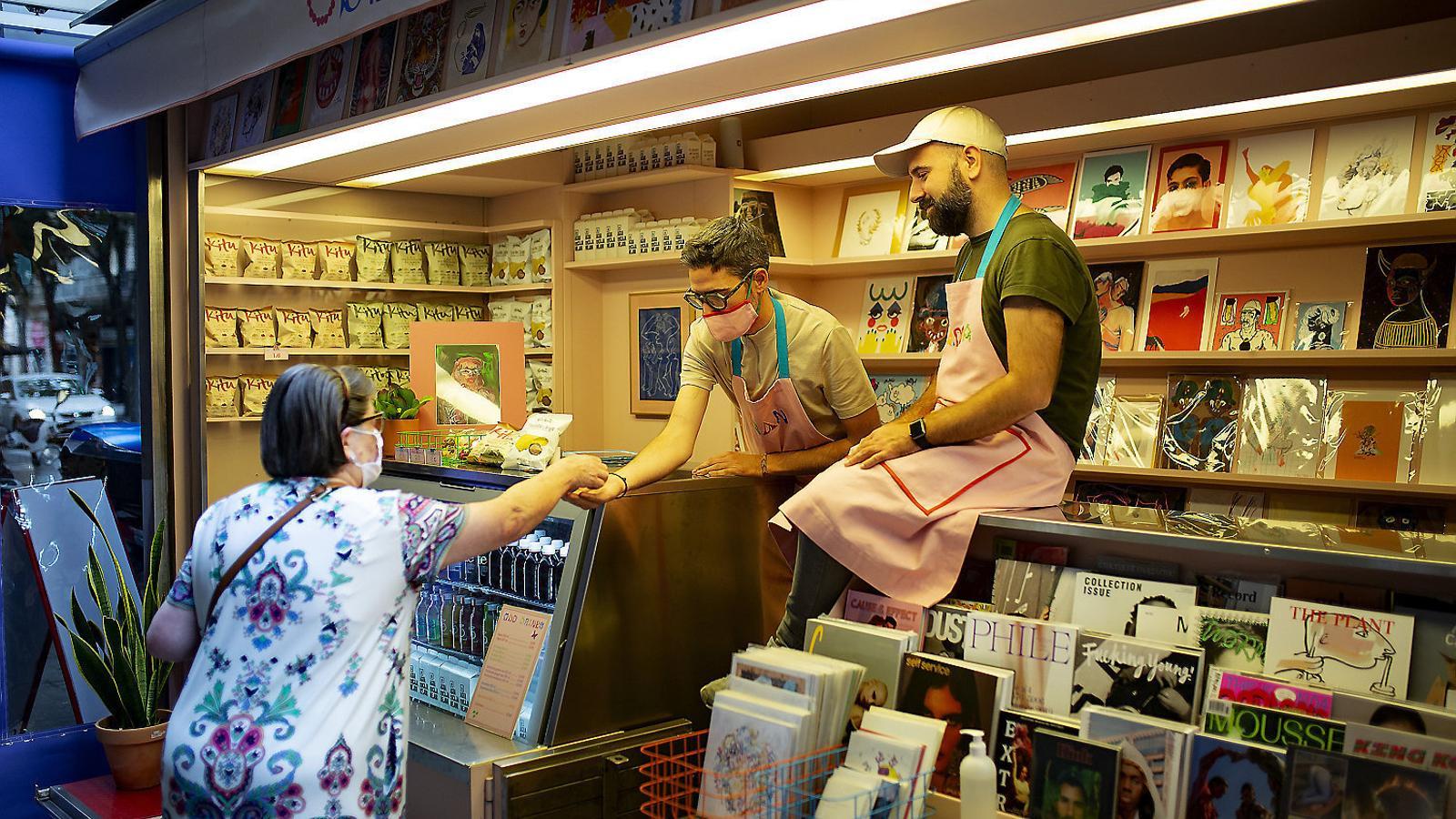 L’Odd Kiosk és al carrer València i està especialitzat en publicacions de temàtica LGTBI
