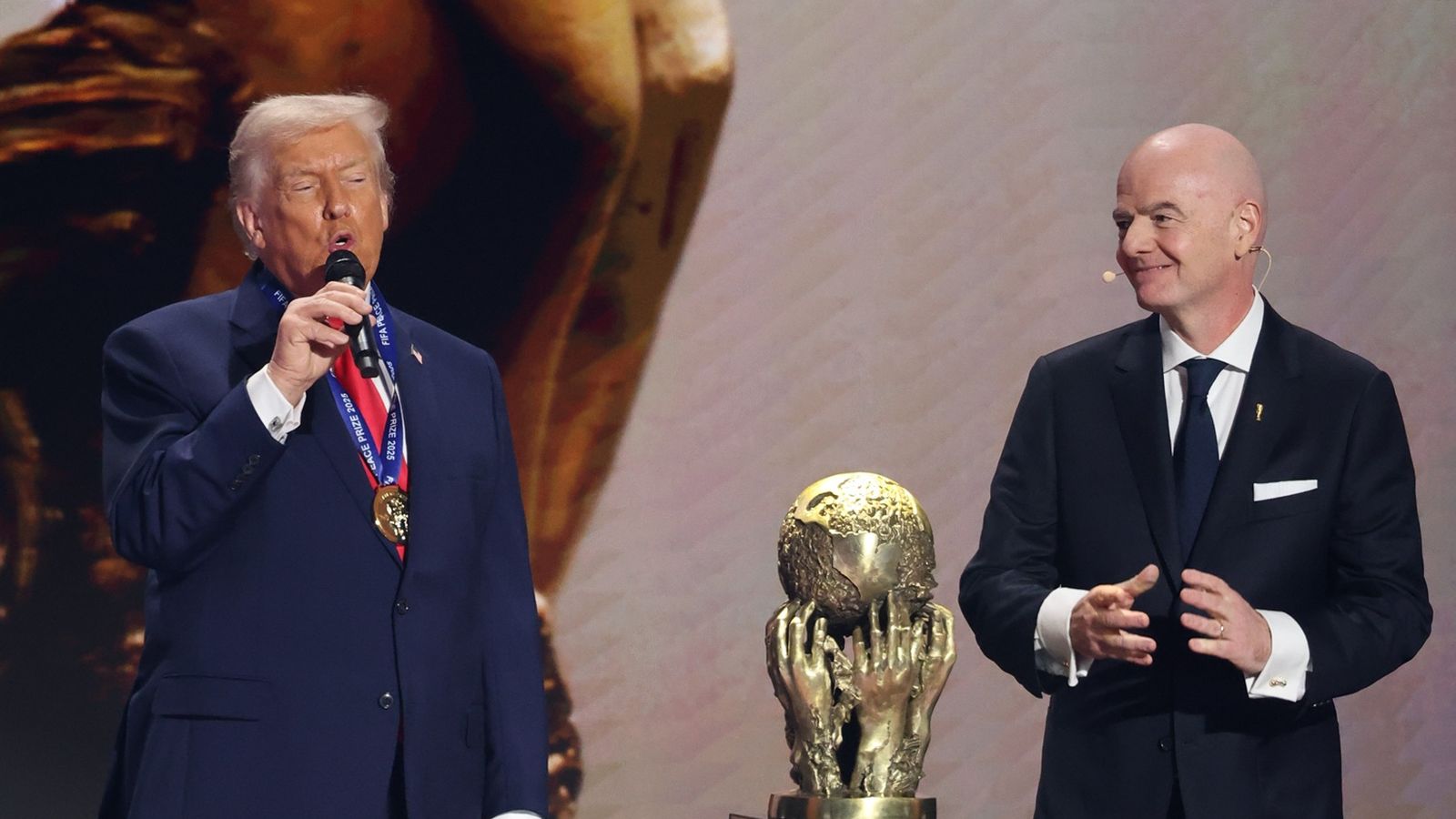 Donald Trump and Gianni Infantino at the end of last year in Washington.