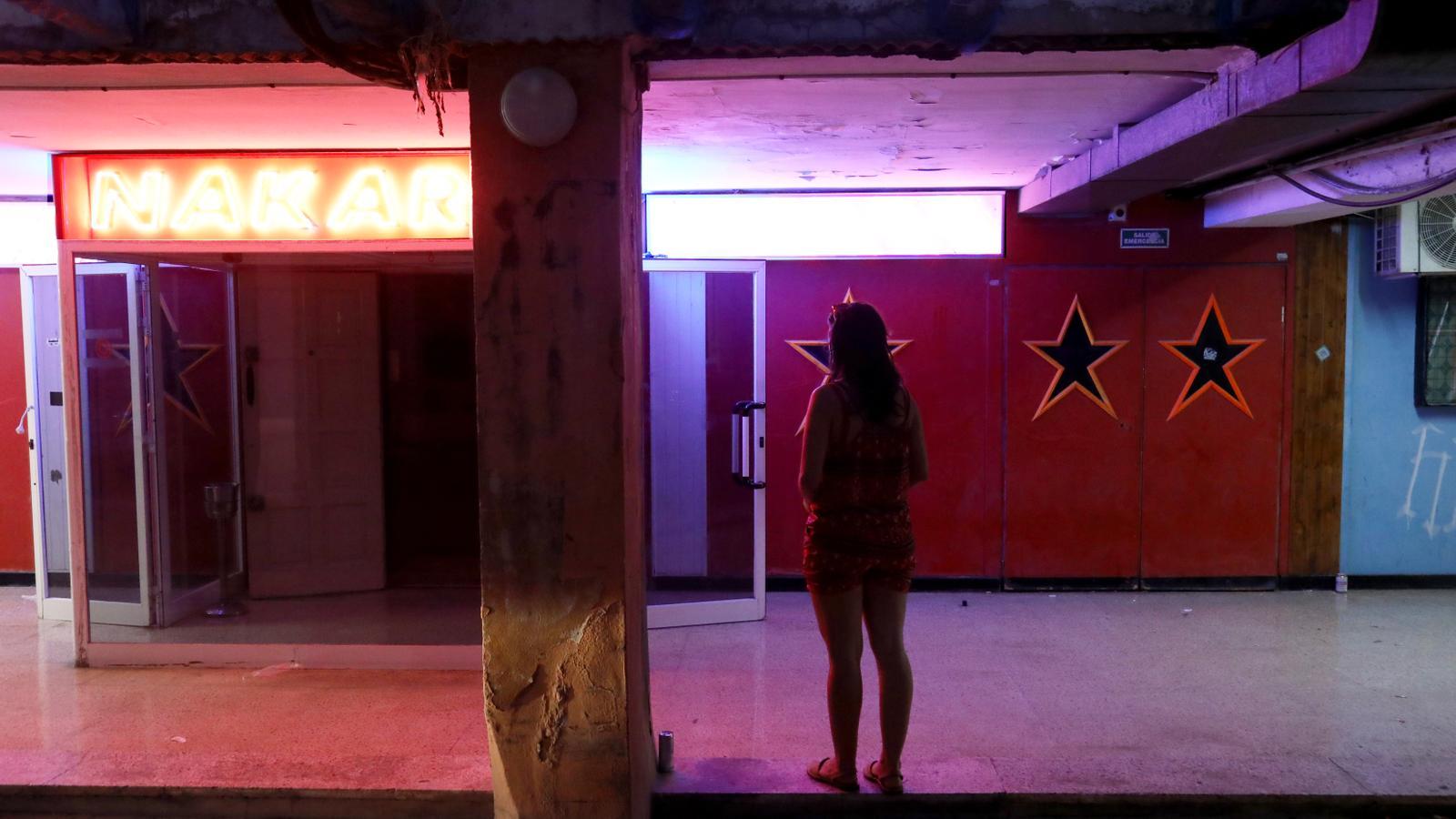 Entrada a un prostíbulo.
