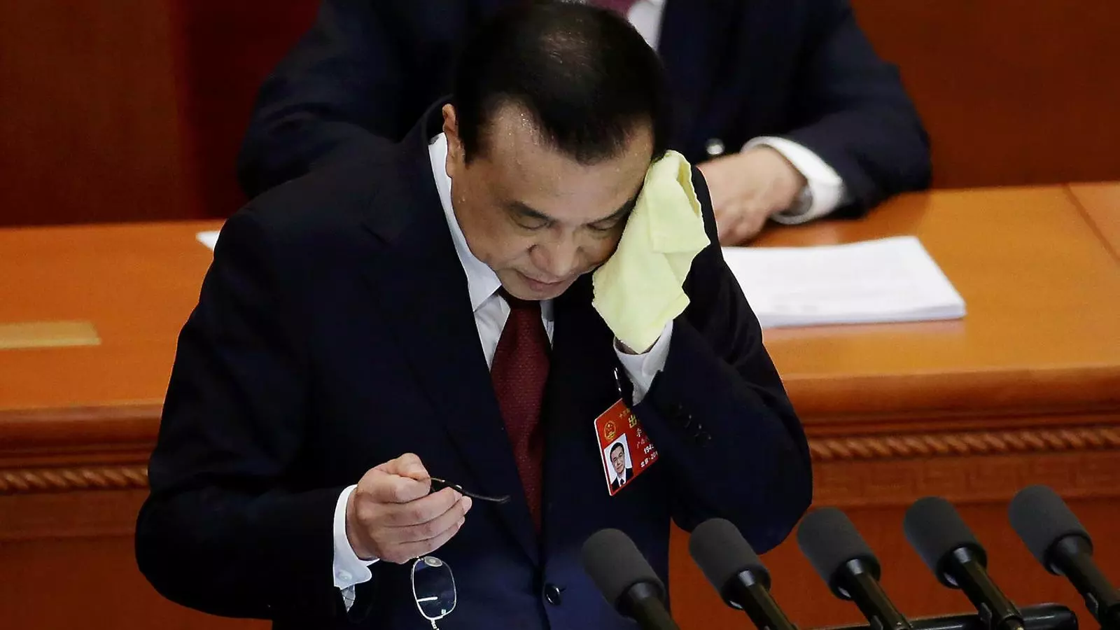 Li Keqiang, primer ministre xinès, va reconèixer que l’economia del gegant asiàtic s’enfronta a un alentiment.