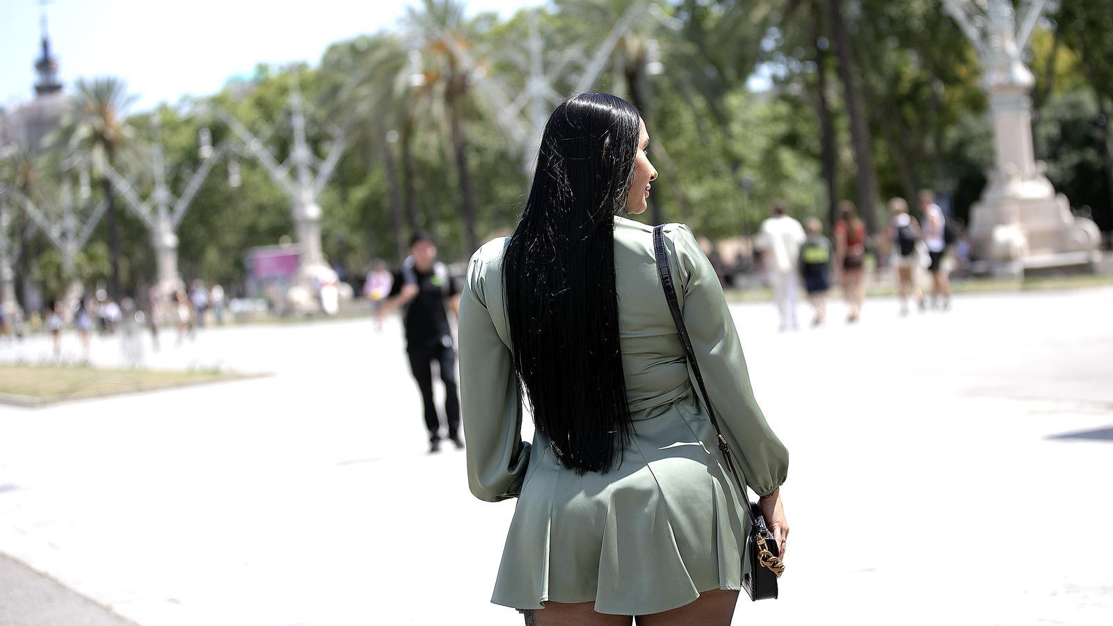 Andrea fotografiada en el paseo de Lluis Companys de Barcelona