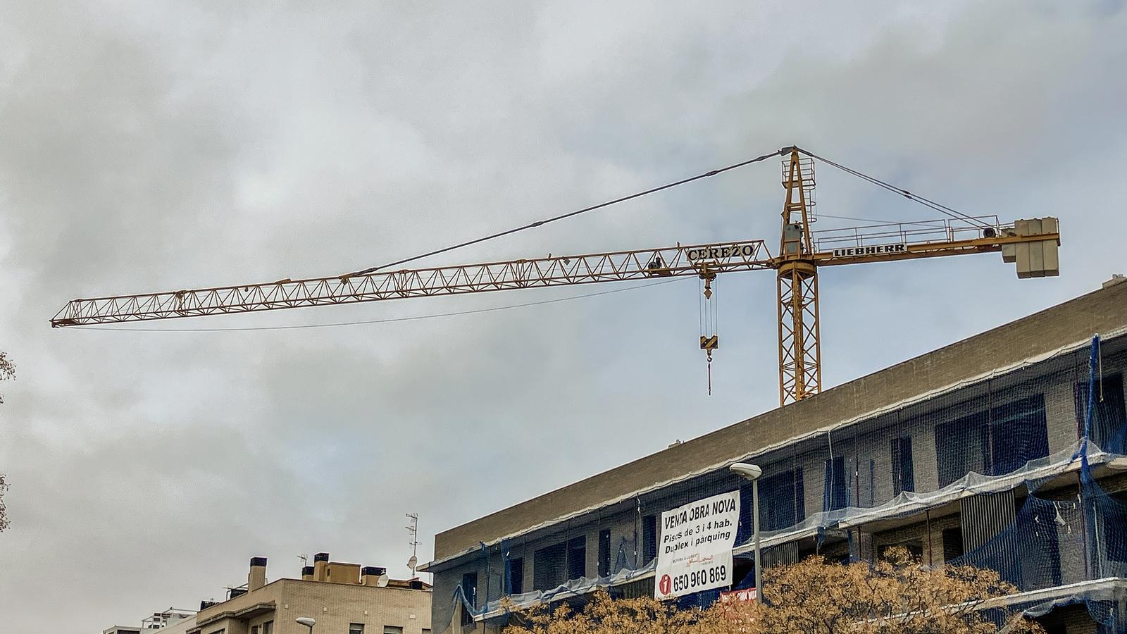 Building under construction in Barcelona.
