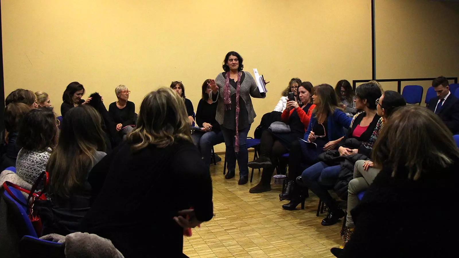 Un moment de l'assemblea constituent d'Acció Feminista d'Andorra. / M. F.