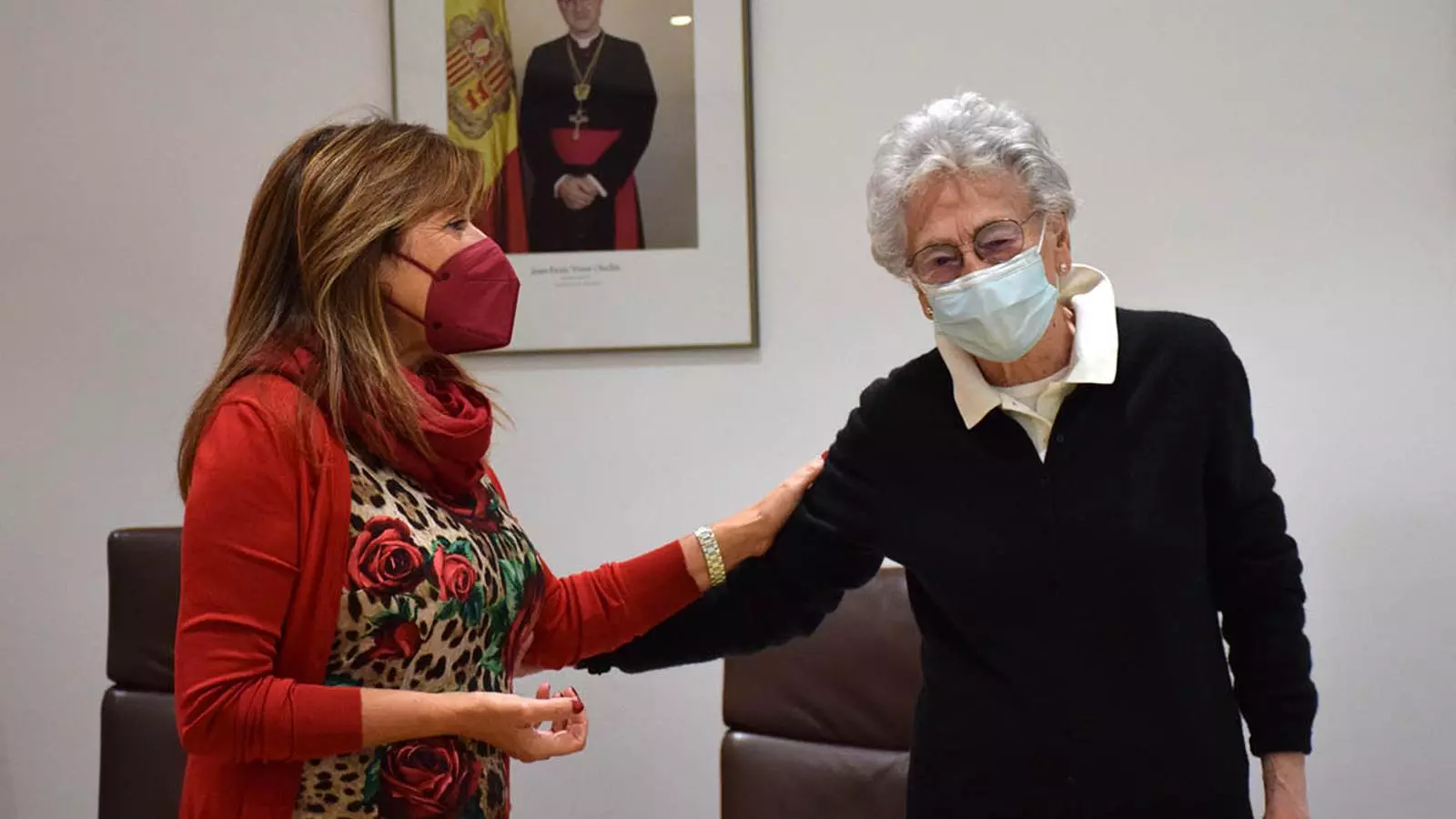 Mercè Bonell amb la cònsol major d'Andorra la Vella, Conxita Marsol.