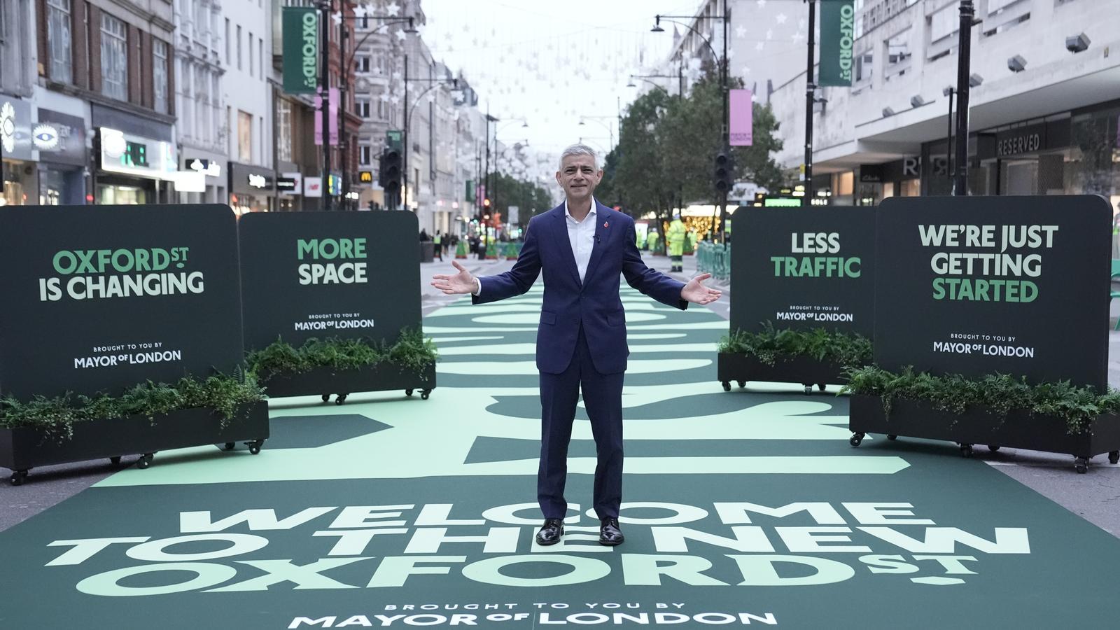 Sadiq Khan, este lunes, en Oxford Street, para celebrar la conversión de un tramo a peatonal.