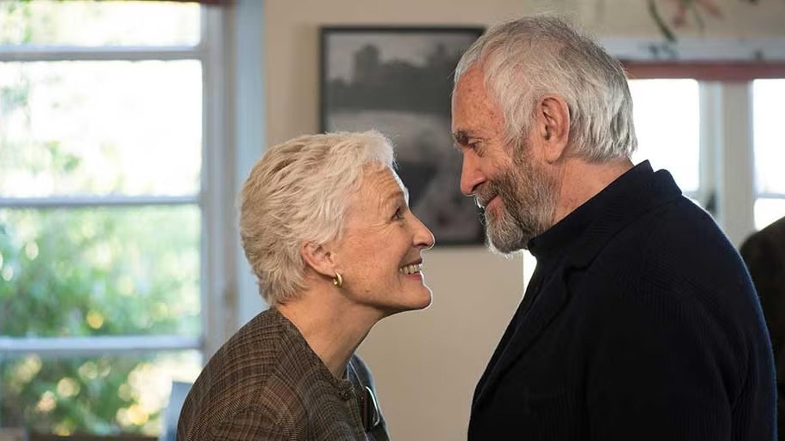 Glenn Close and Jonathan Pryce in a scene from 'The Good Wife'