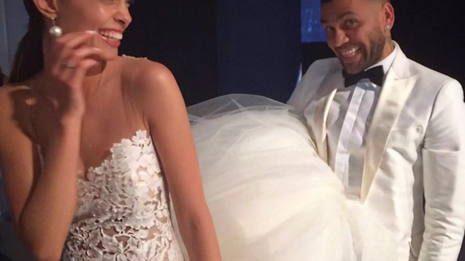 Dani Alves i la seva nòvia en una foto que es van fer a la Bridal Week d'aquest 2016 a Barcelona