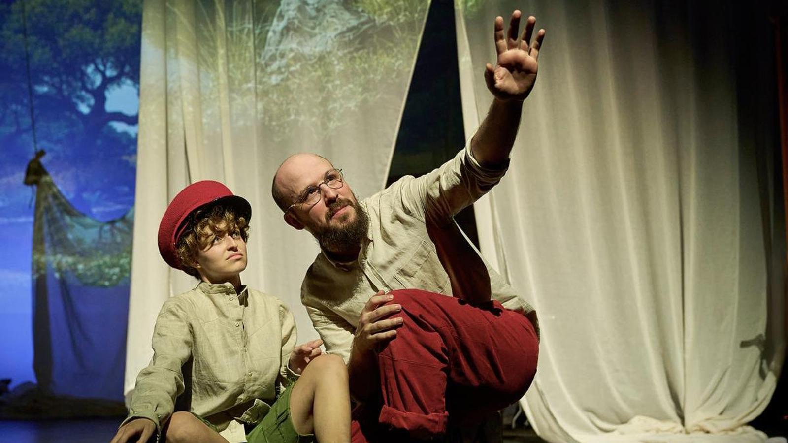 A scene from the musical 'Gaudí. The awakening of the genius'.