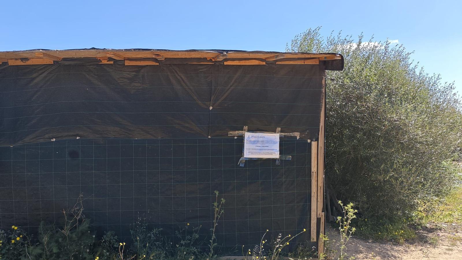 Una de les casetes de l'assentament