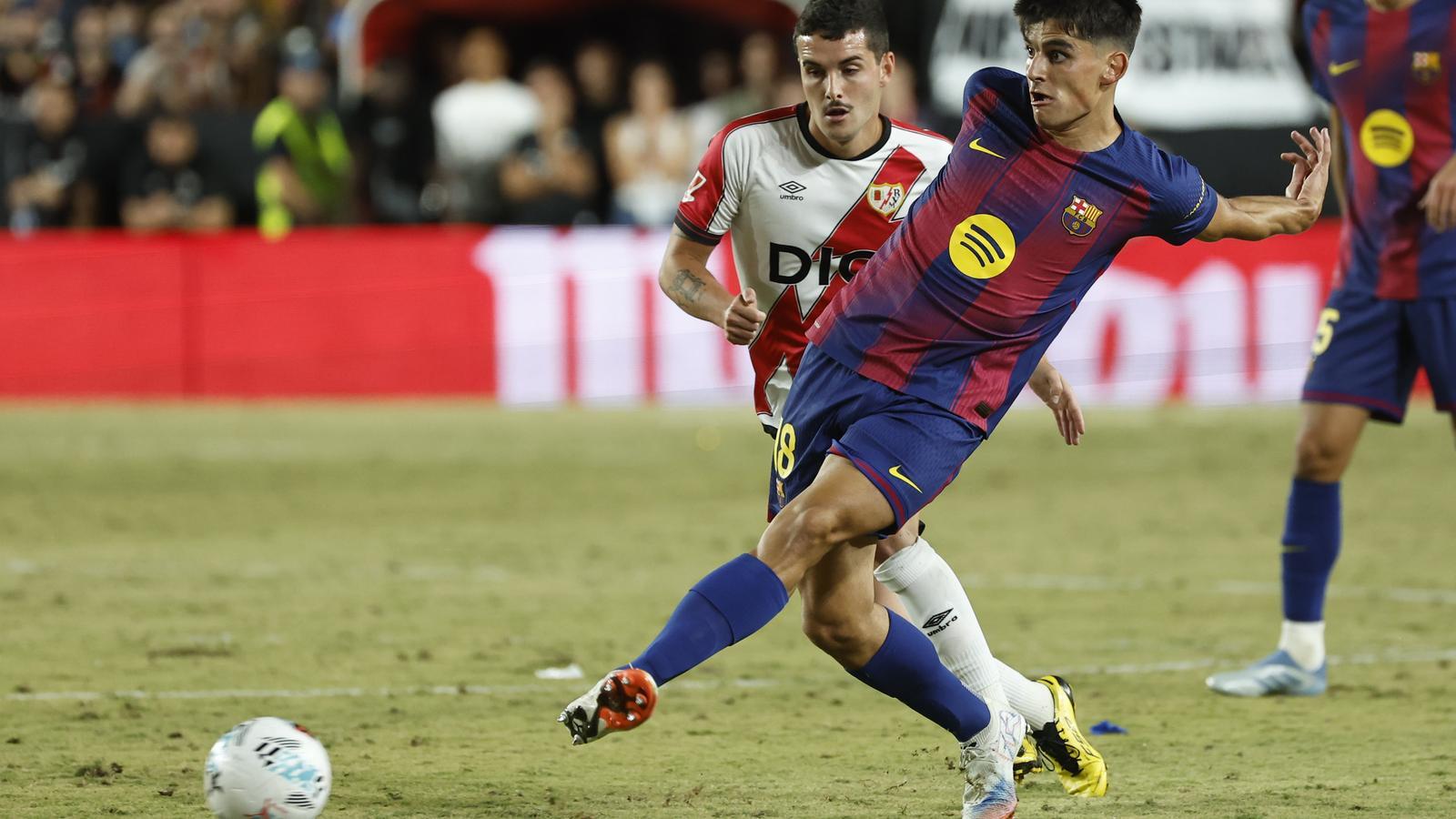 Gerard Martín in action against Rayo Vallecano.