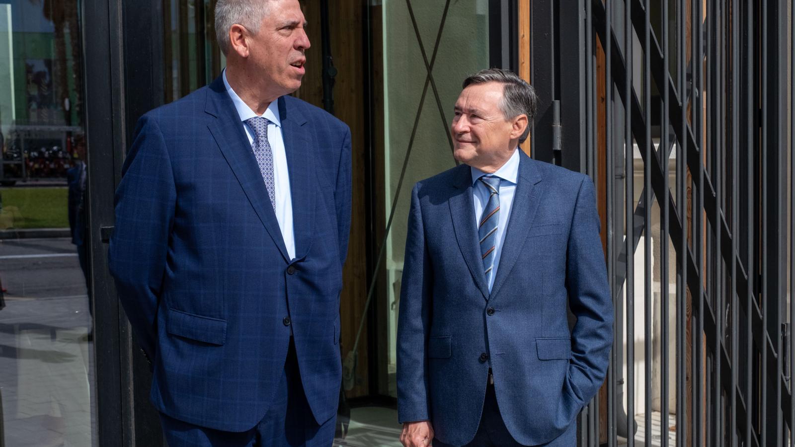 De los Mozos y Ángel Simón.
