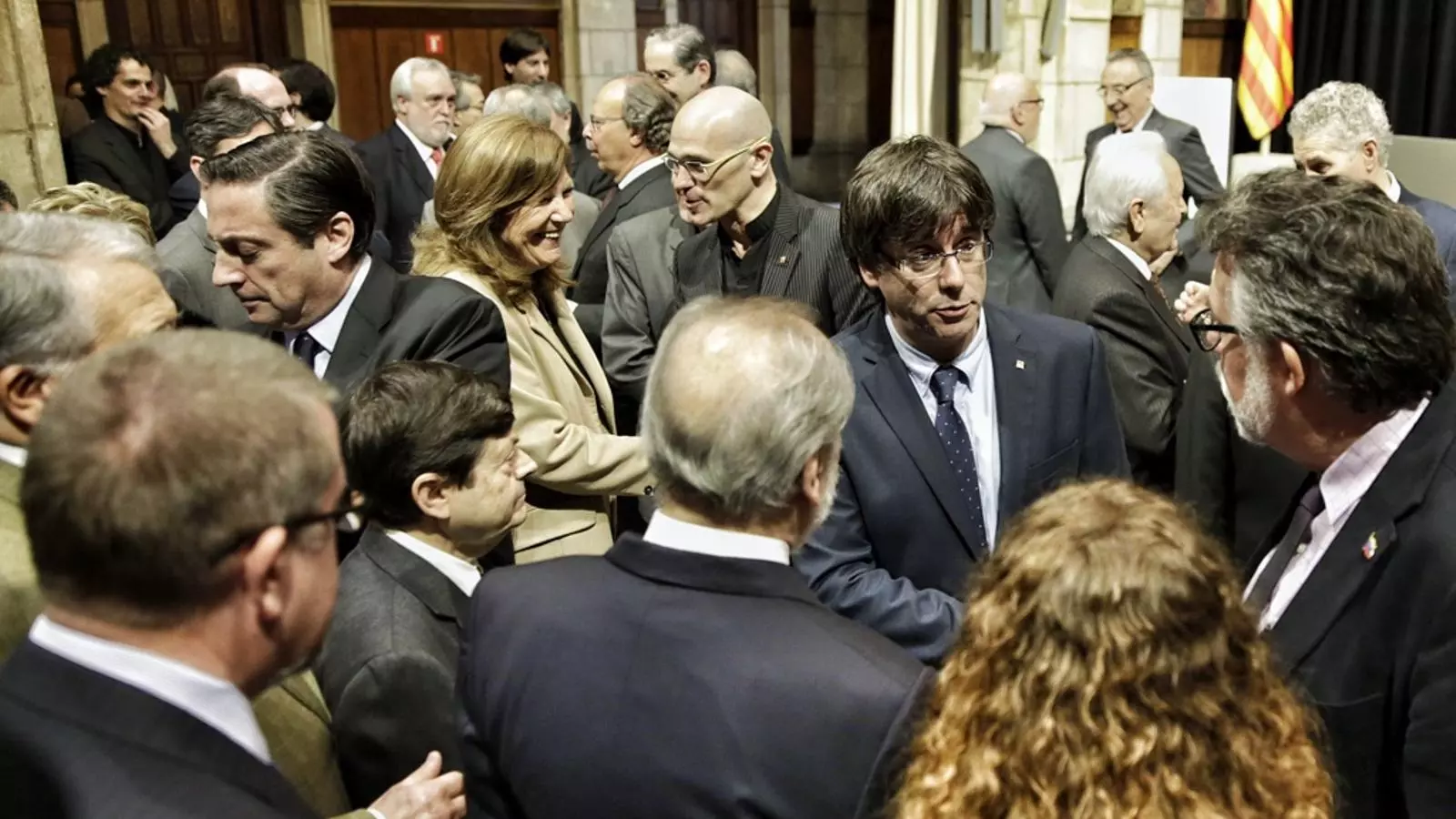 El president de la Generalitat, Carles Puigdemont, ha rebut els representants consulars a Barcelona / PERE VIRGILI