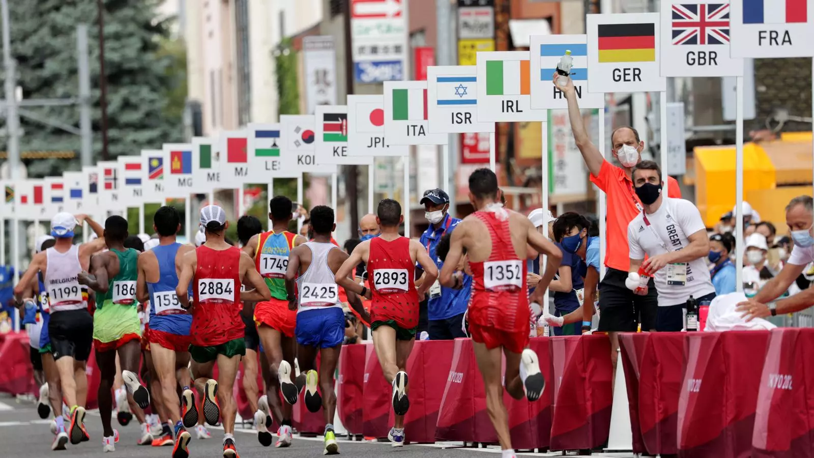 Punt d'avituallament durant la marató
