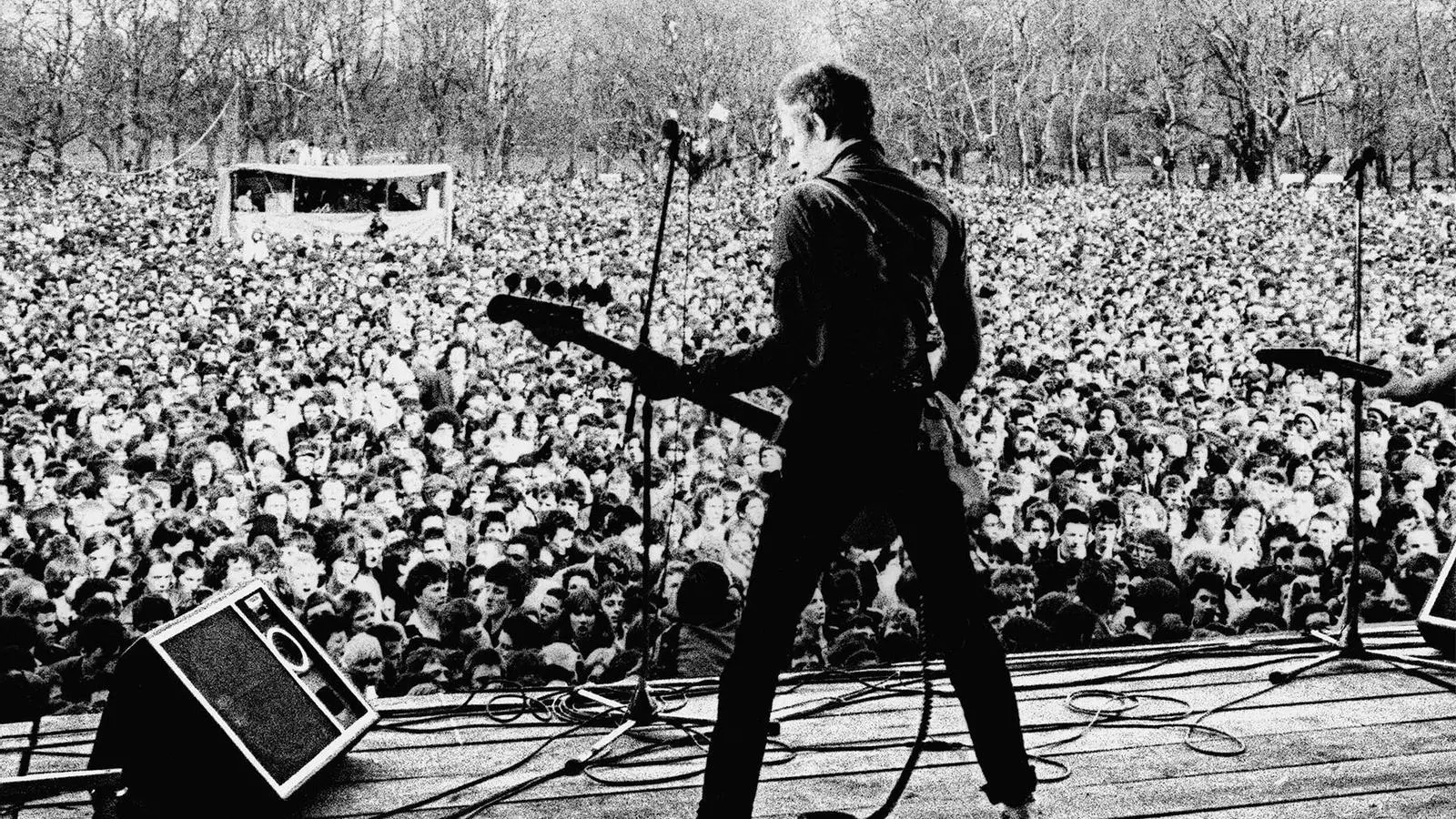 Una imatge de Paul Simonon, de The Clash, al documental 'White riot' que inaugurarà l'edició 2020 del Festival In-Edit.