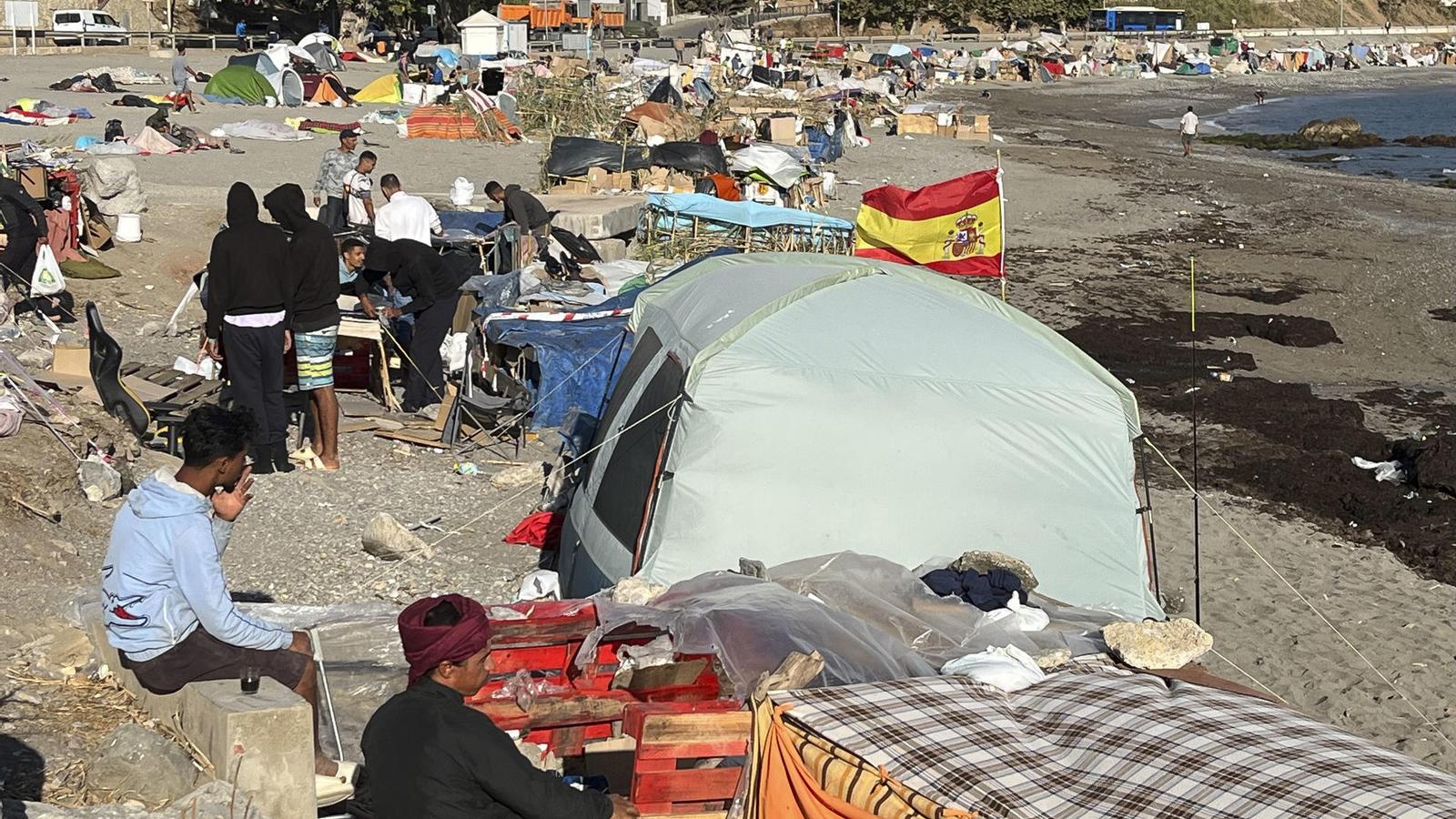 Situation on the Trampolí beach of Ceuta this Friday after the incidents registered.