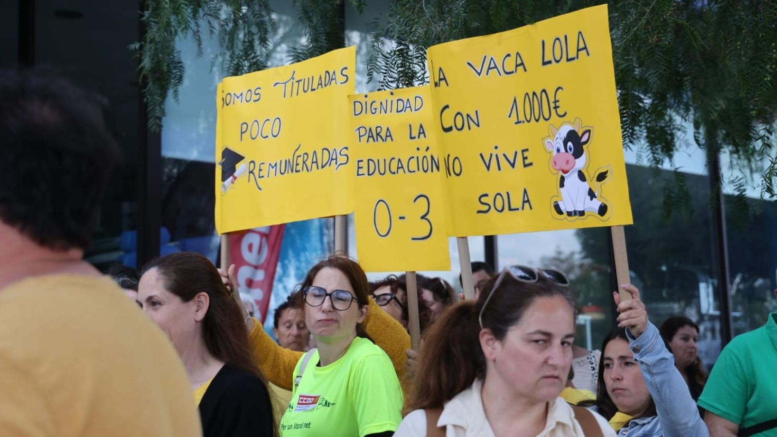 Archivaufnahme eines Protests von 0-3-Erzieherinnen.