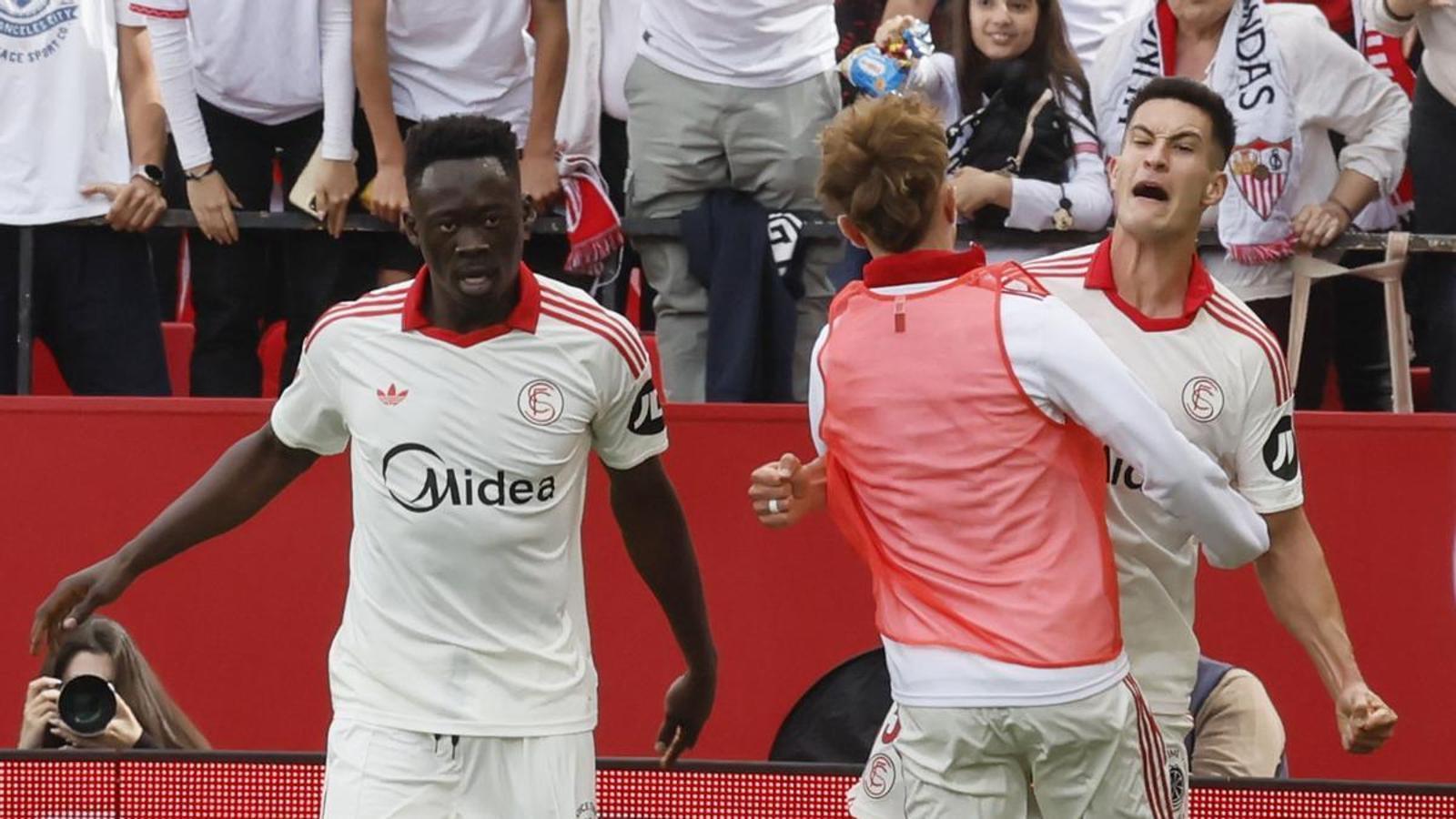 The joy of the Sevilla players against Espanyol