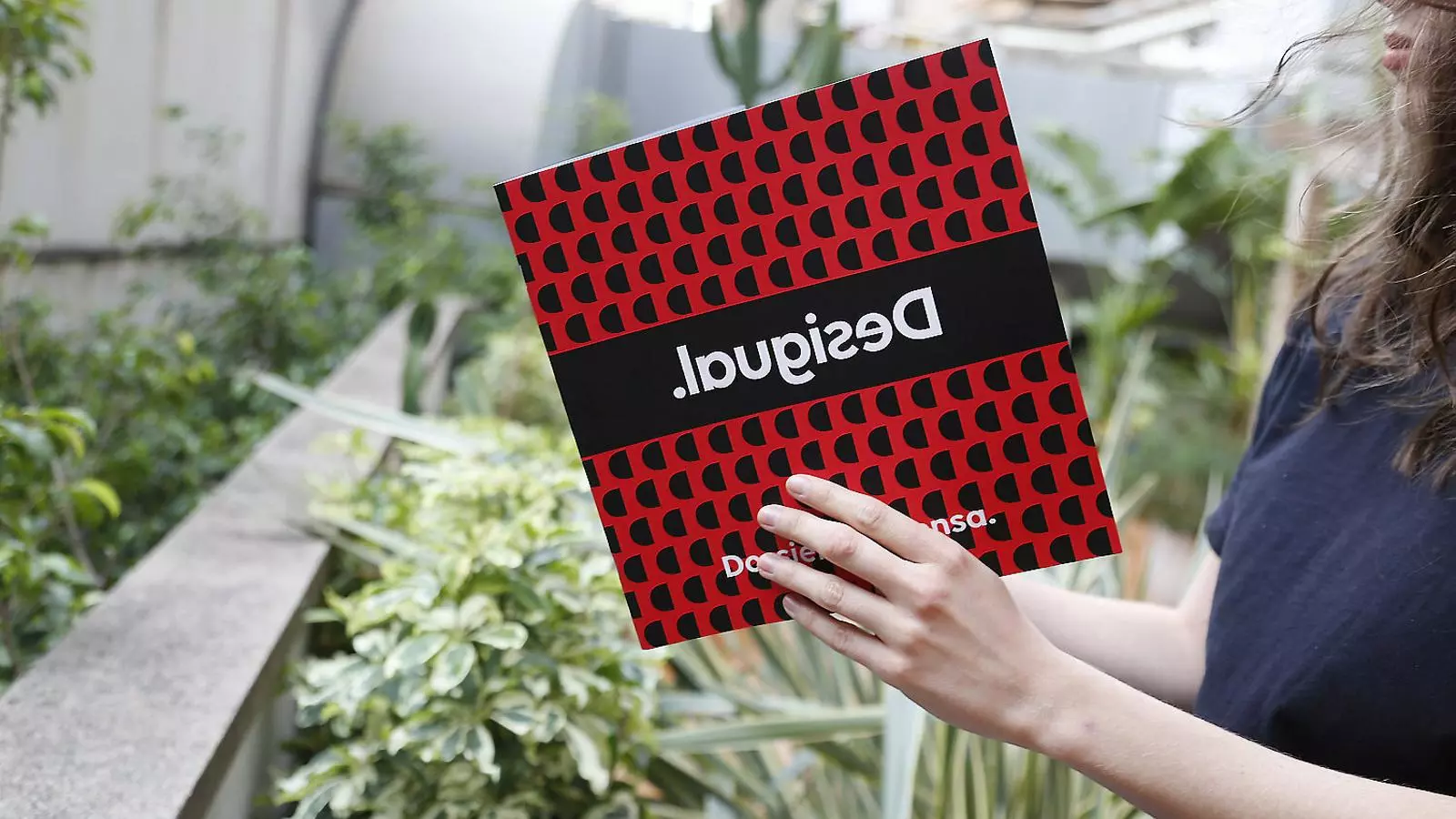 El nou logotip de Desigual capgira completament l’ordre de les lletres.
