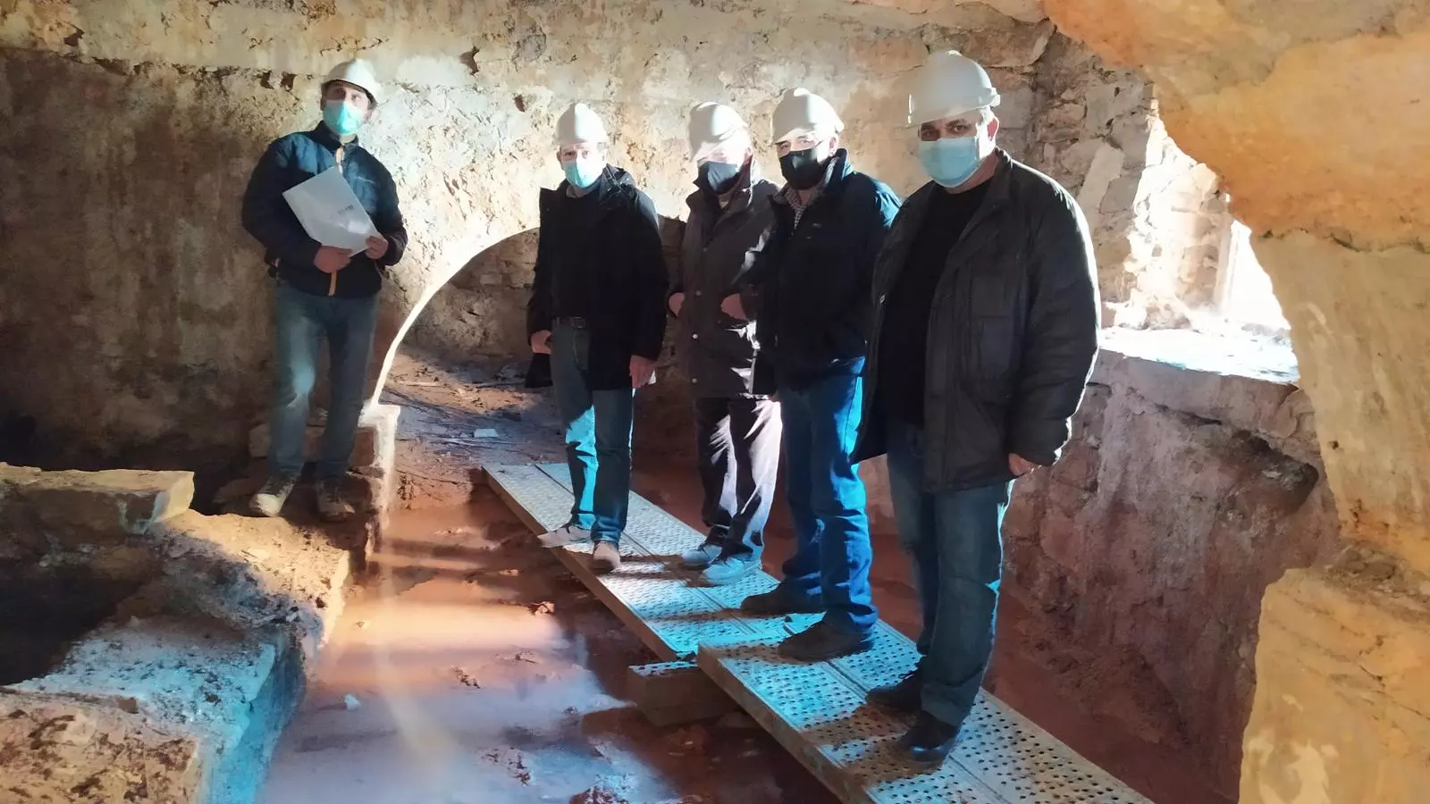 Un moment de la visita a les adoberies de Tremp. / CCPJ