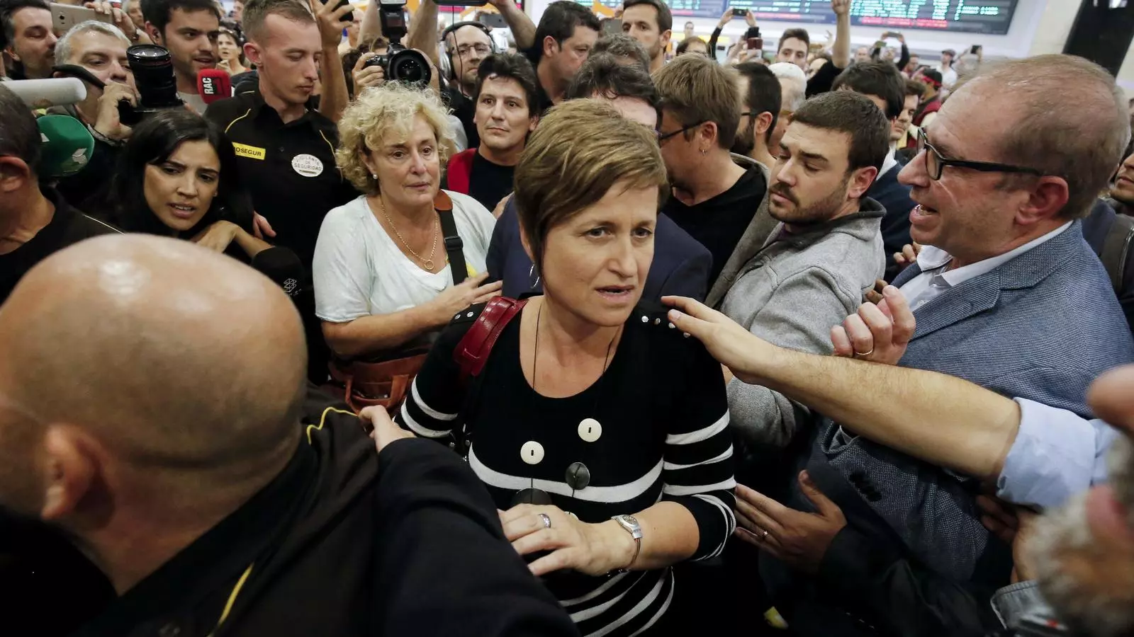 La primera secretària de la Mesa del Parlament, Anna Simó, arribant aquest dijous a Sants.