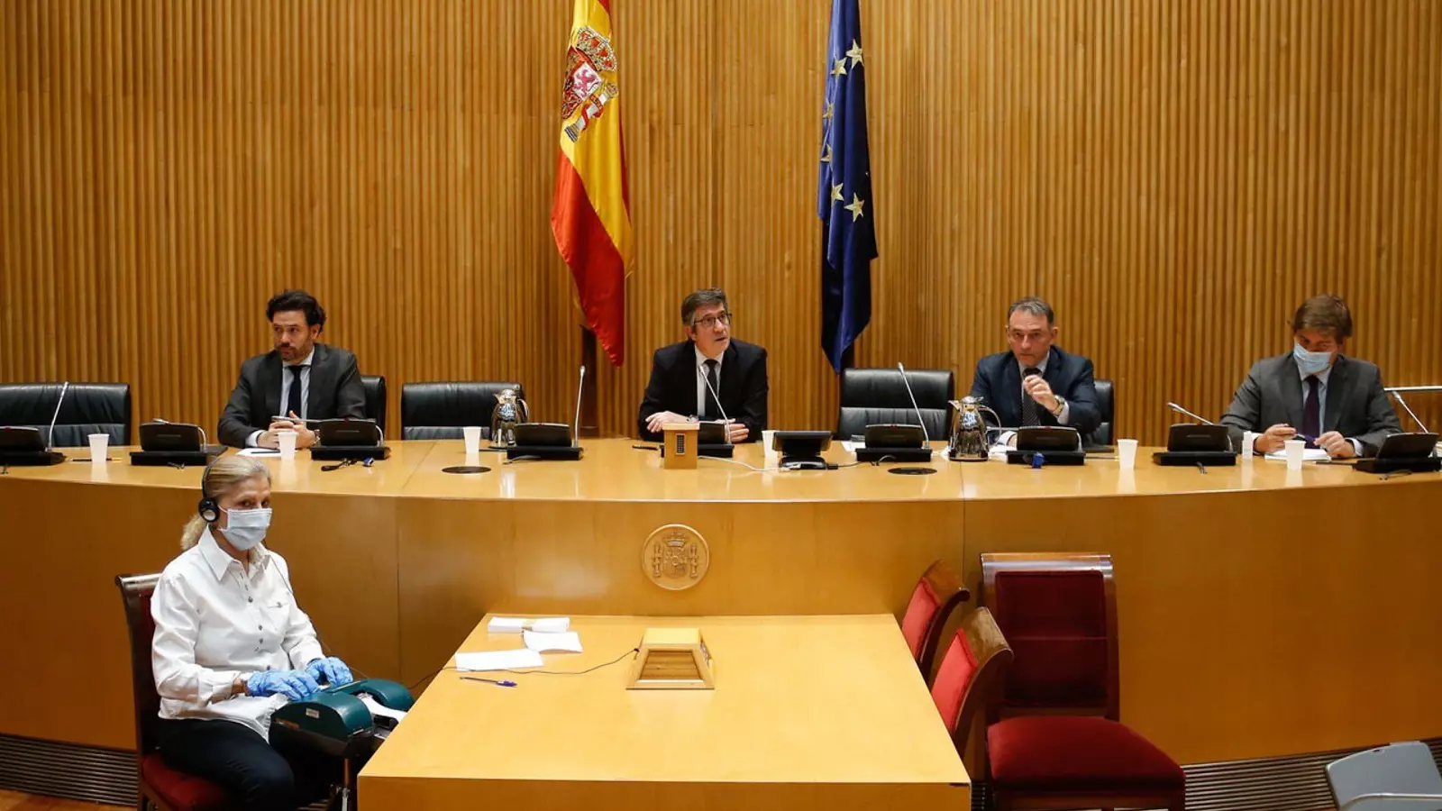 Patxi López presideix la mesa de la comissió de reconstrucció social i econòmica