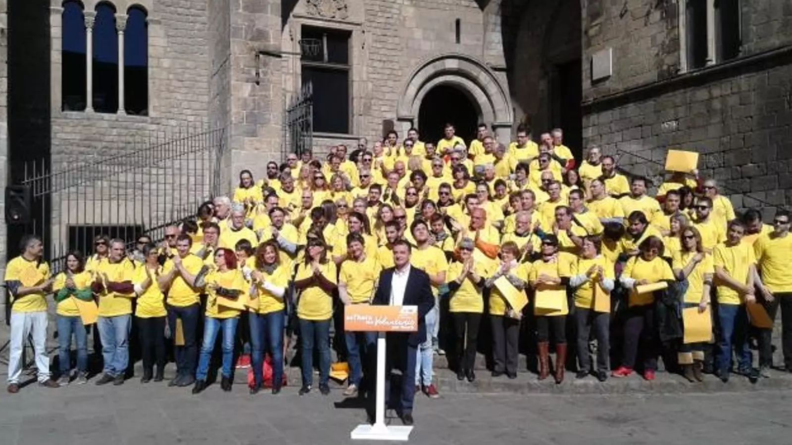 Alfred Bosch ha presentat a la plaça del Rei la seva campanya per captar adhesions / @ERCbcn