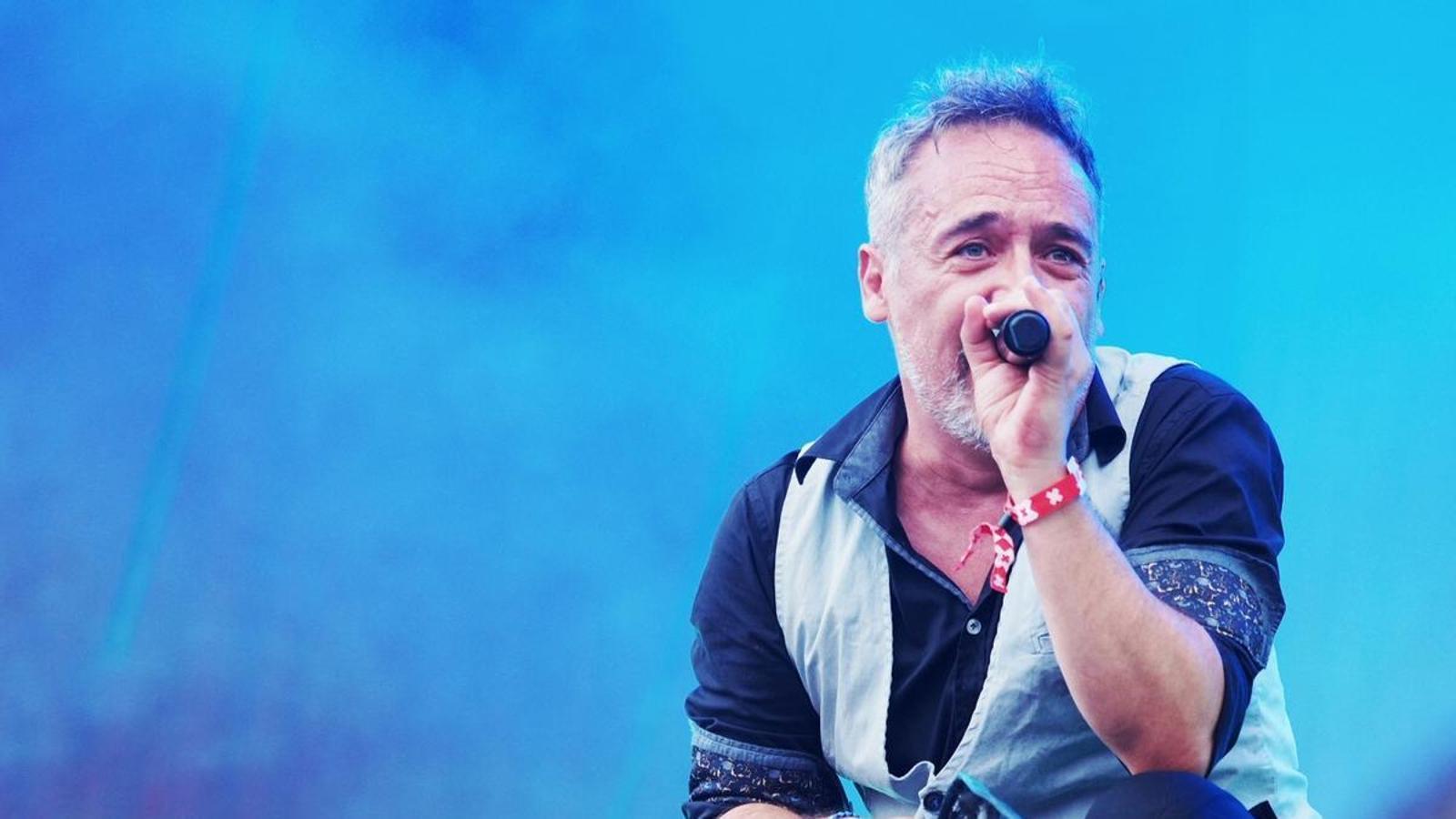 Santi Balmes at one of Love of Lesbian's concerts at Cruïlla 2025.