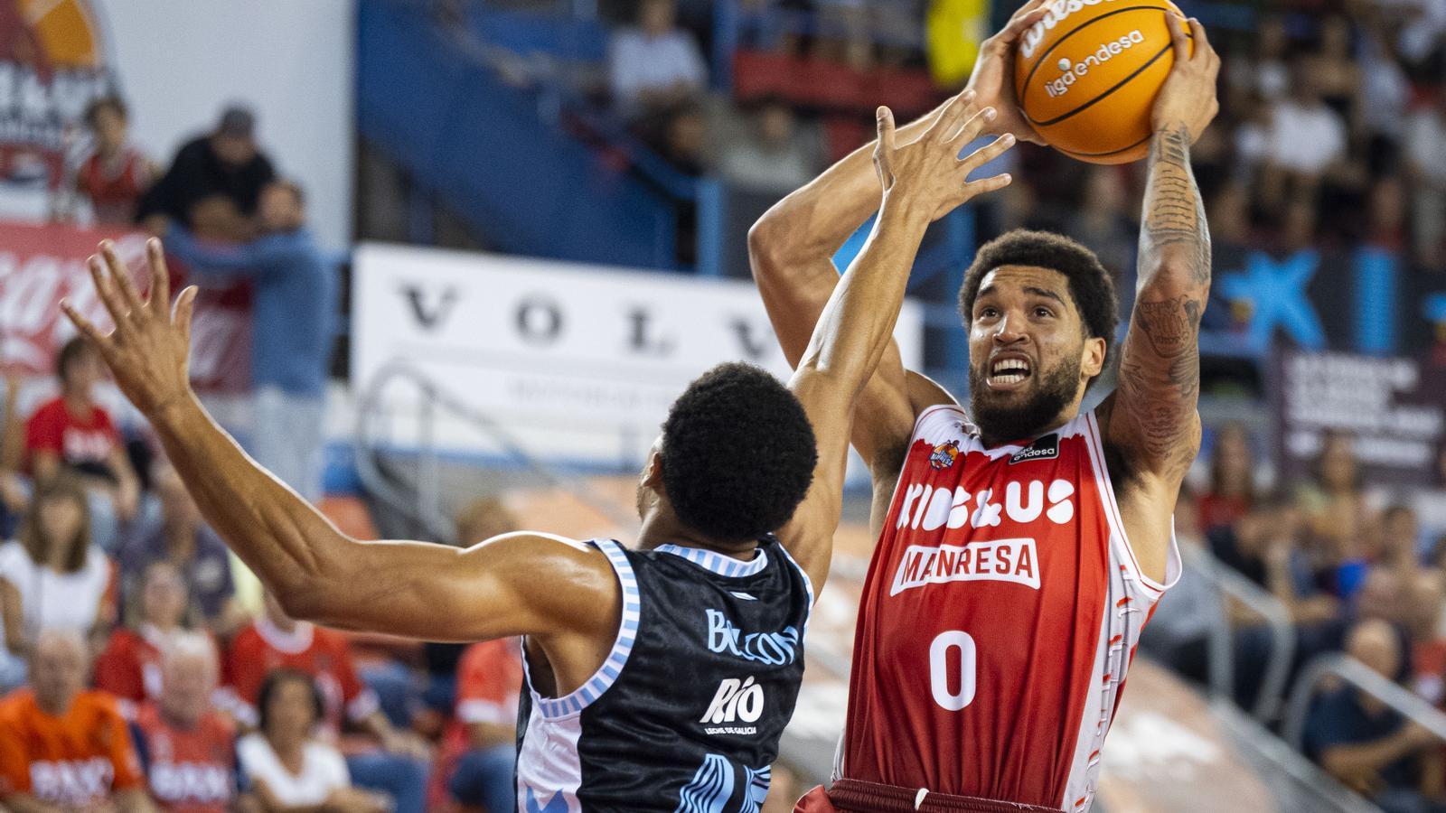 Timmy Allen, from Manresa, in an action against Río Breogán.