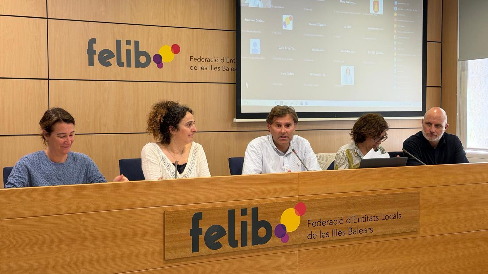 Jaume Ferriol  i Neus Serra, president i secretària general de la Felib, en un acte recent