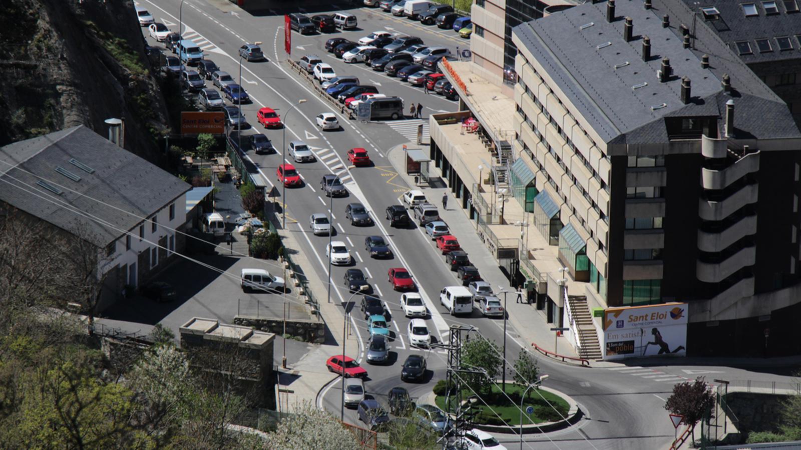 Retenccions a l'entrada de Sant Julià de Lòria / ANA