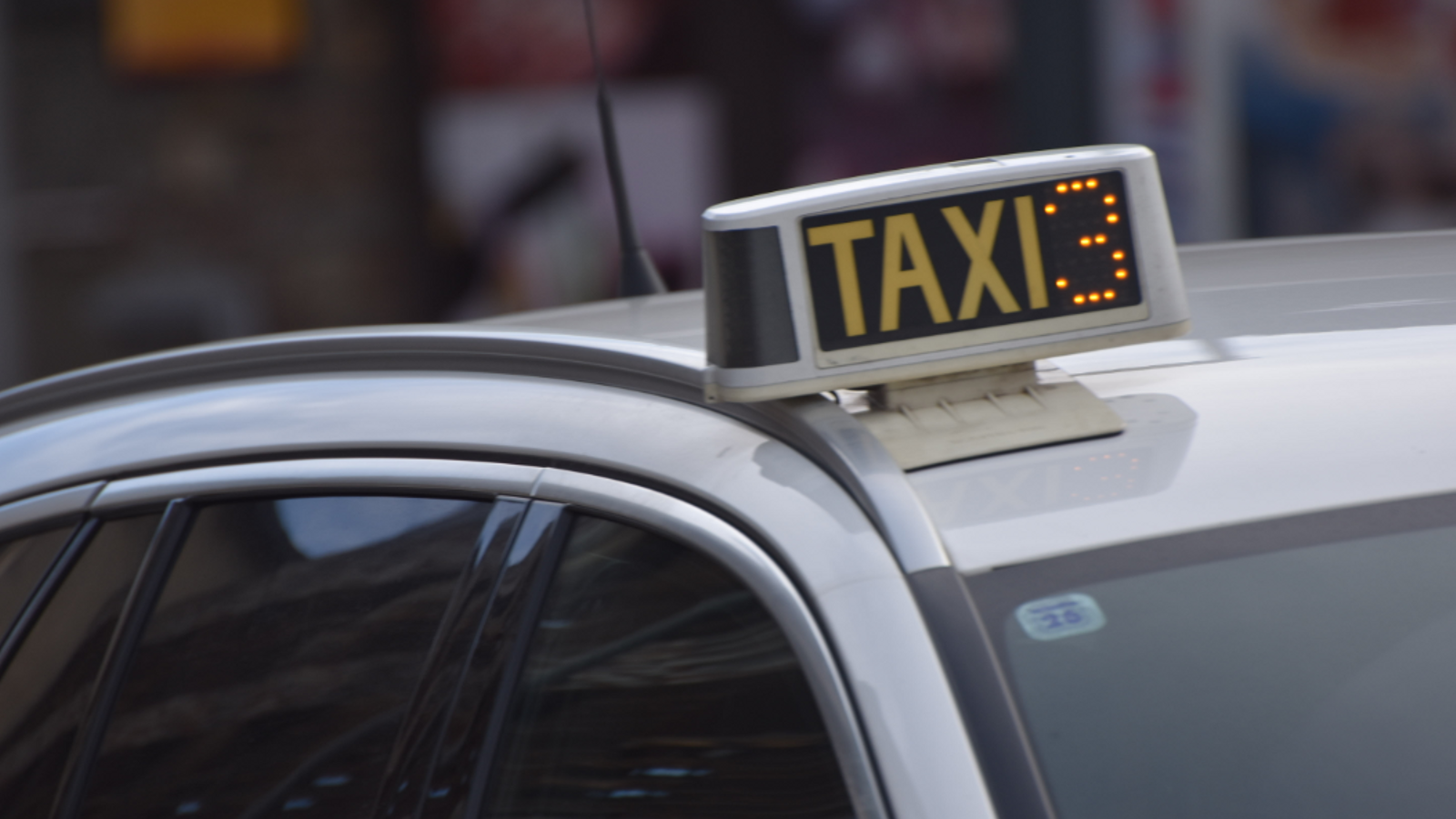 Un taxi en ple servei.