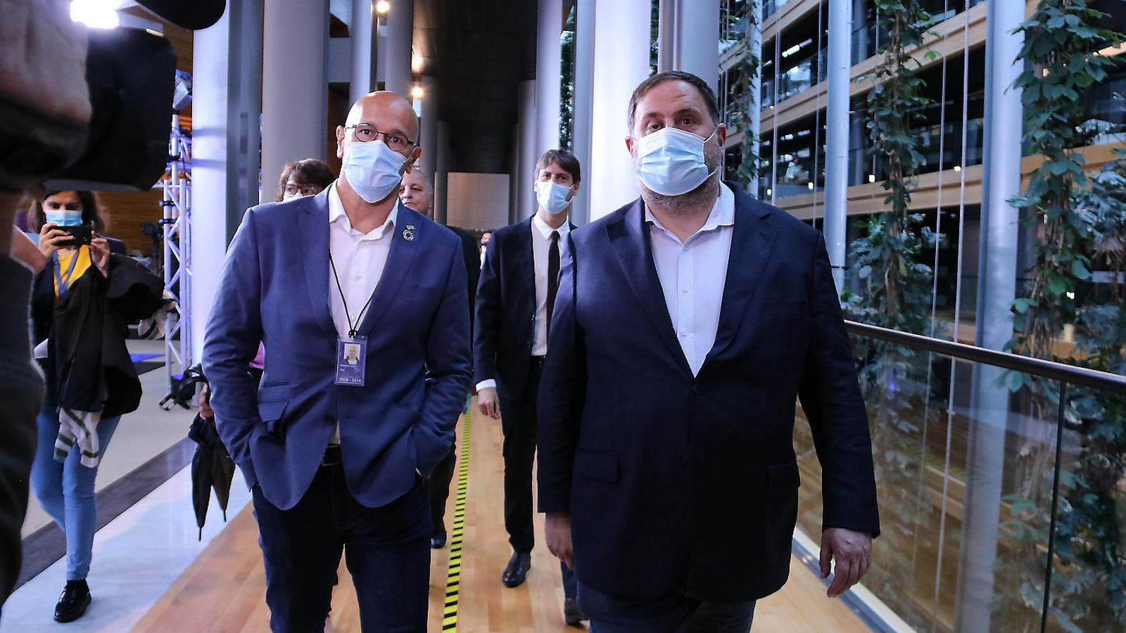 Raül Romeva y Oriol Junqueras  ayer en el Parlamento  Europeo.