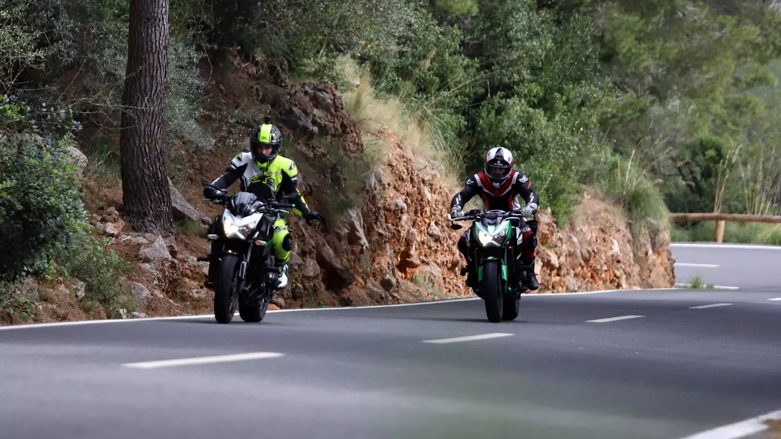Els dissabtes horabaixa desenes de motos recorren la Ma-10.