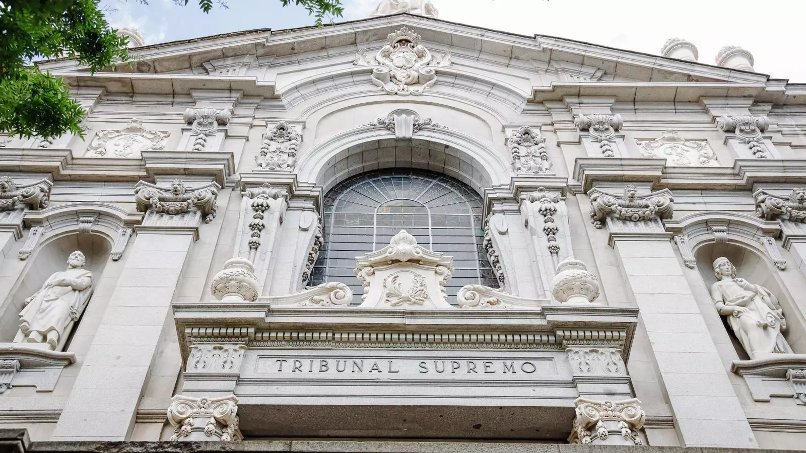Façana del Tribunal Suprem.