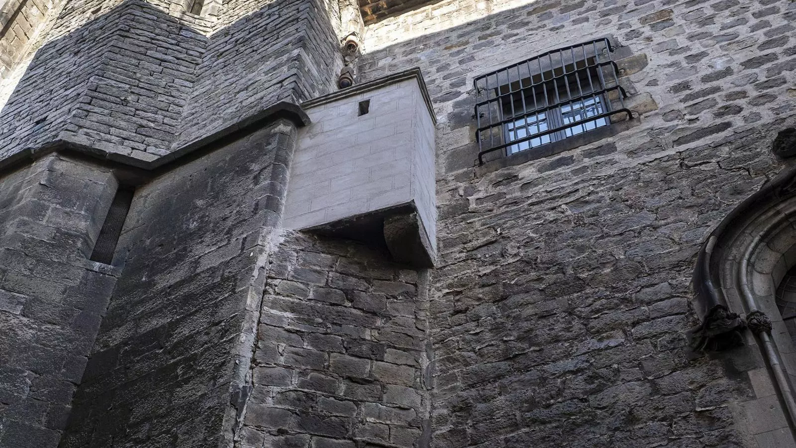 La latrina medieval del carrer Cardenal Casañas de Barcelona.