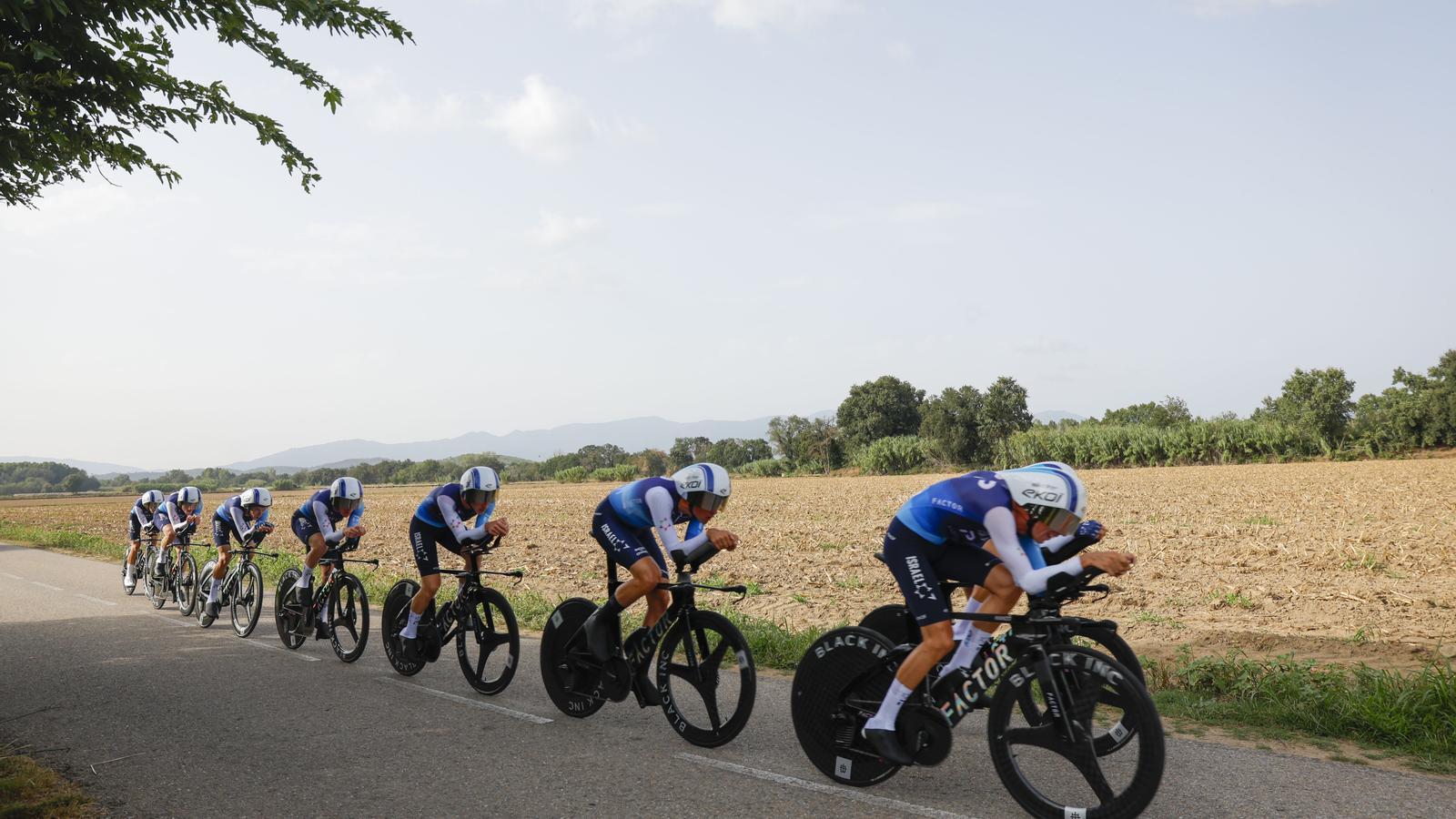 Cyclists from Team Israel during the 5th stage of the Vuelta
