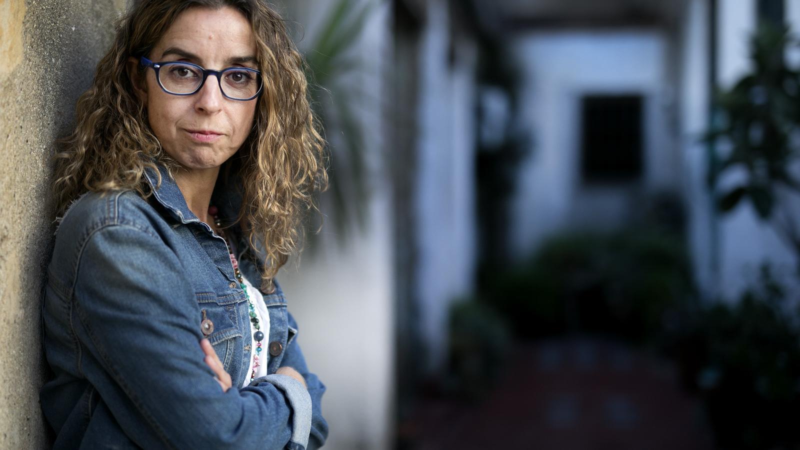 Mònica Bernabé es periodista del ARA