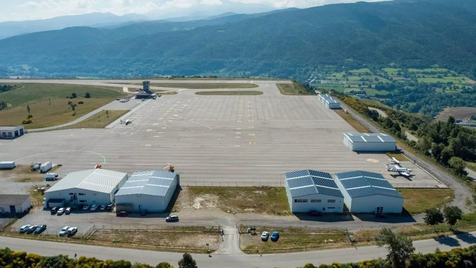 L'aeroport d'Andorra-la Seu. / TES