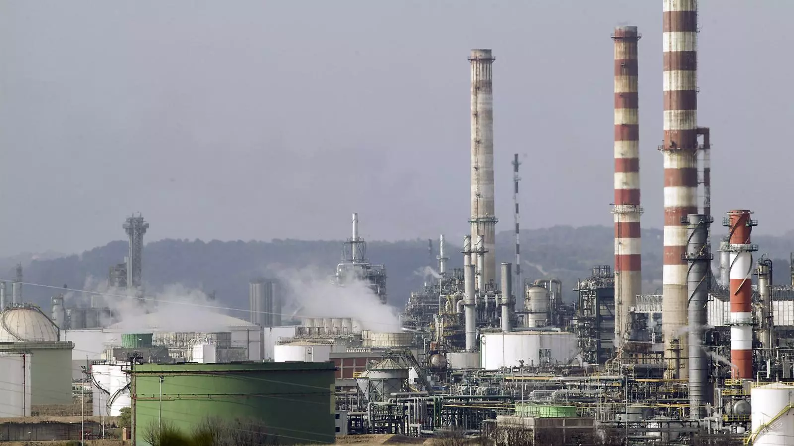 La instal·lació petroquímica de Repsol a Tarragona.